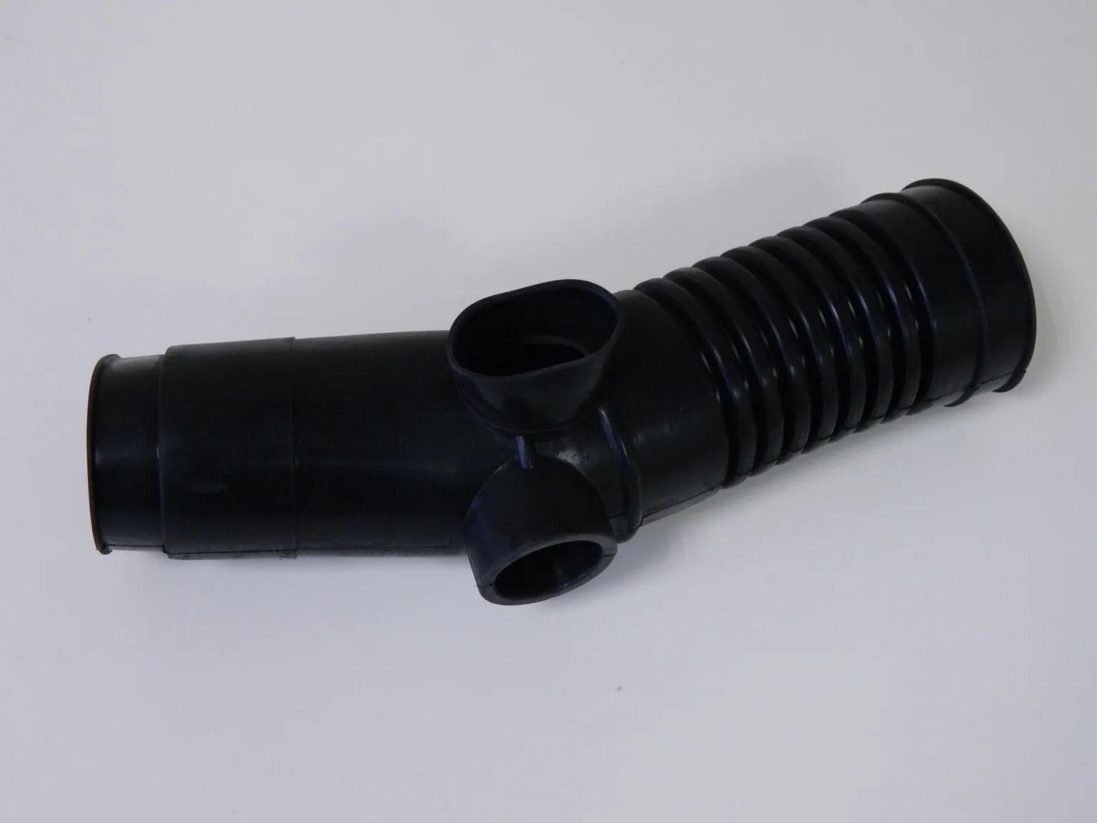 Патрубок воздушного фильтра GENERAL PARTS 1788154700 TOYOTA HIACE / REGIUS ACE LH168, LH178, LH188