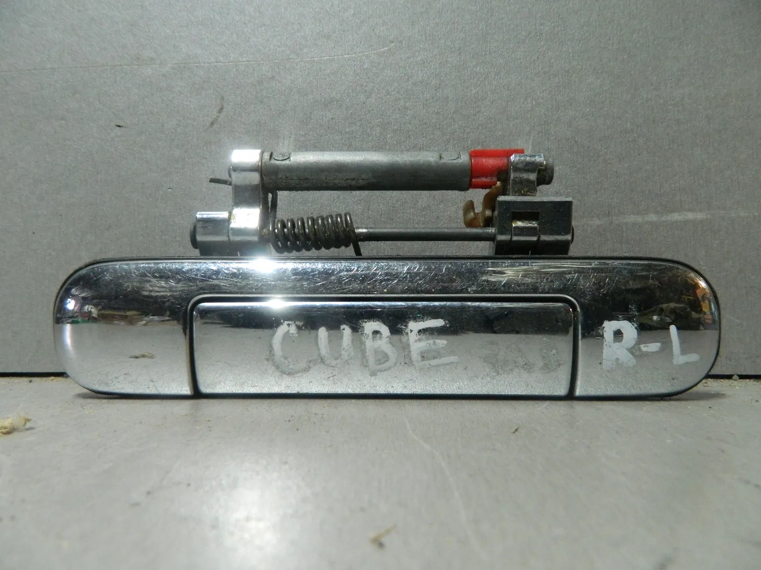 Ручка двери наружная NISSAN CUBE Z10 Лев (Контрактный) 81539869