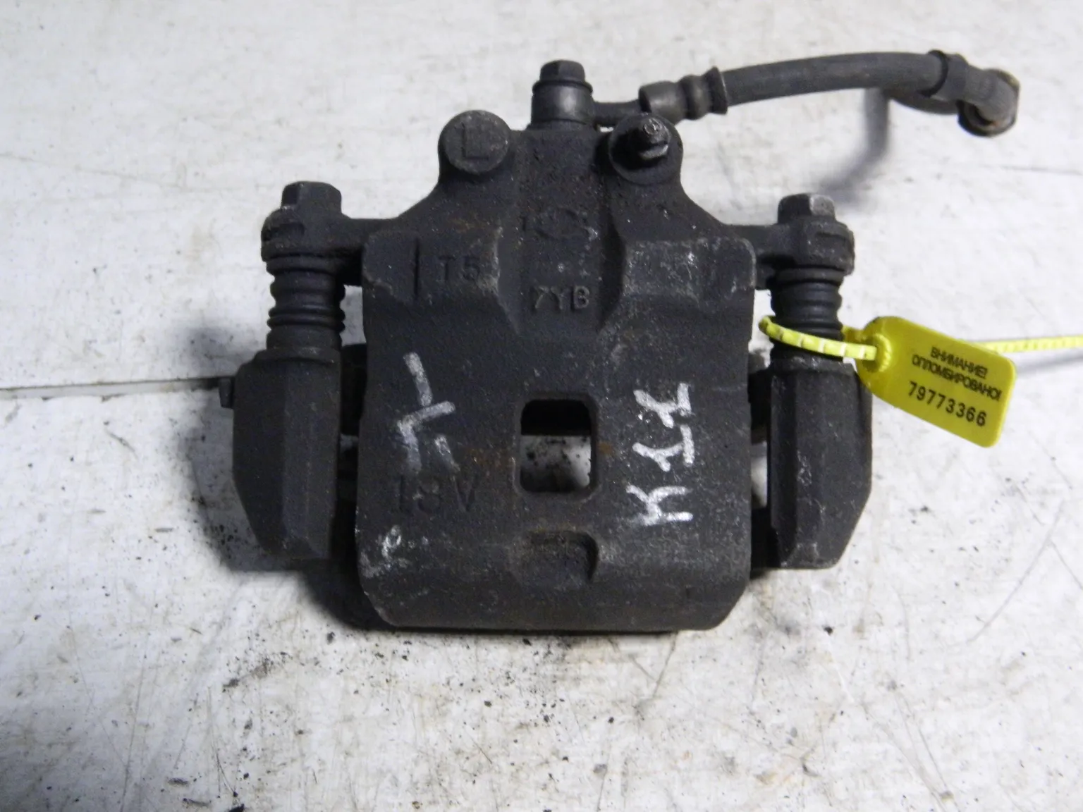 Суппорт NISSAN MARCH K11 Перед Лев (Контрактный) 79773366