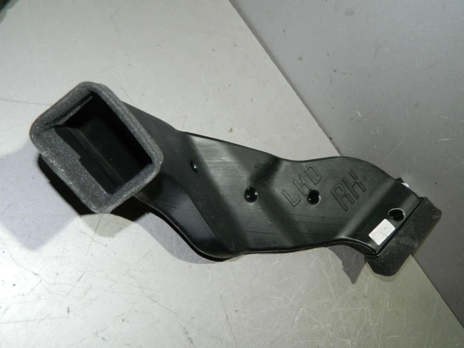 Воздуховод KIA SPORTAGE 97370F1010 Перед Прав (Б/У)