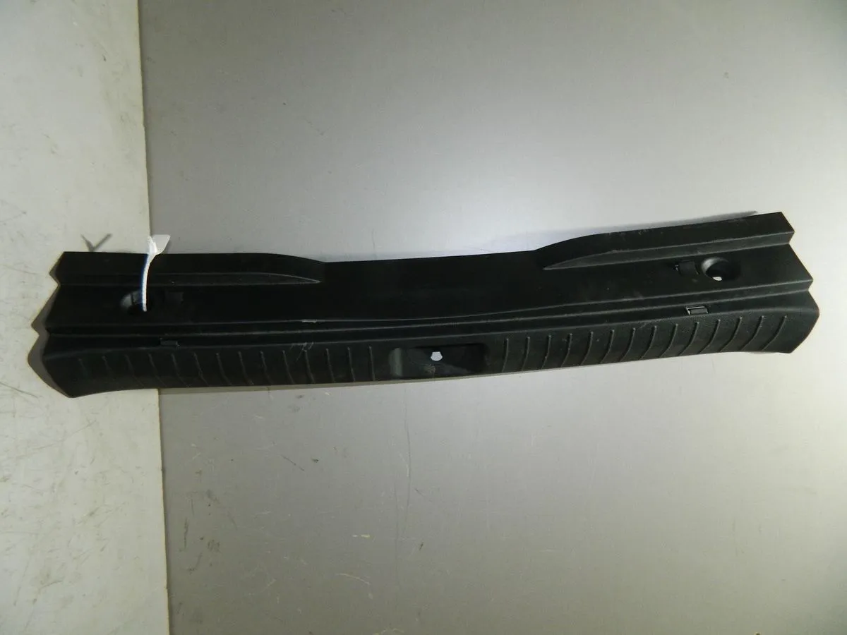 Накладка замка багажника Kia Sportage QL G4NA (Б/У)