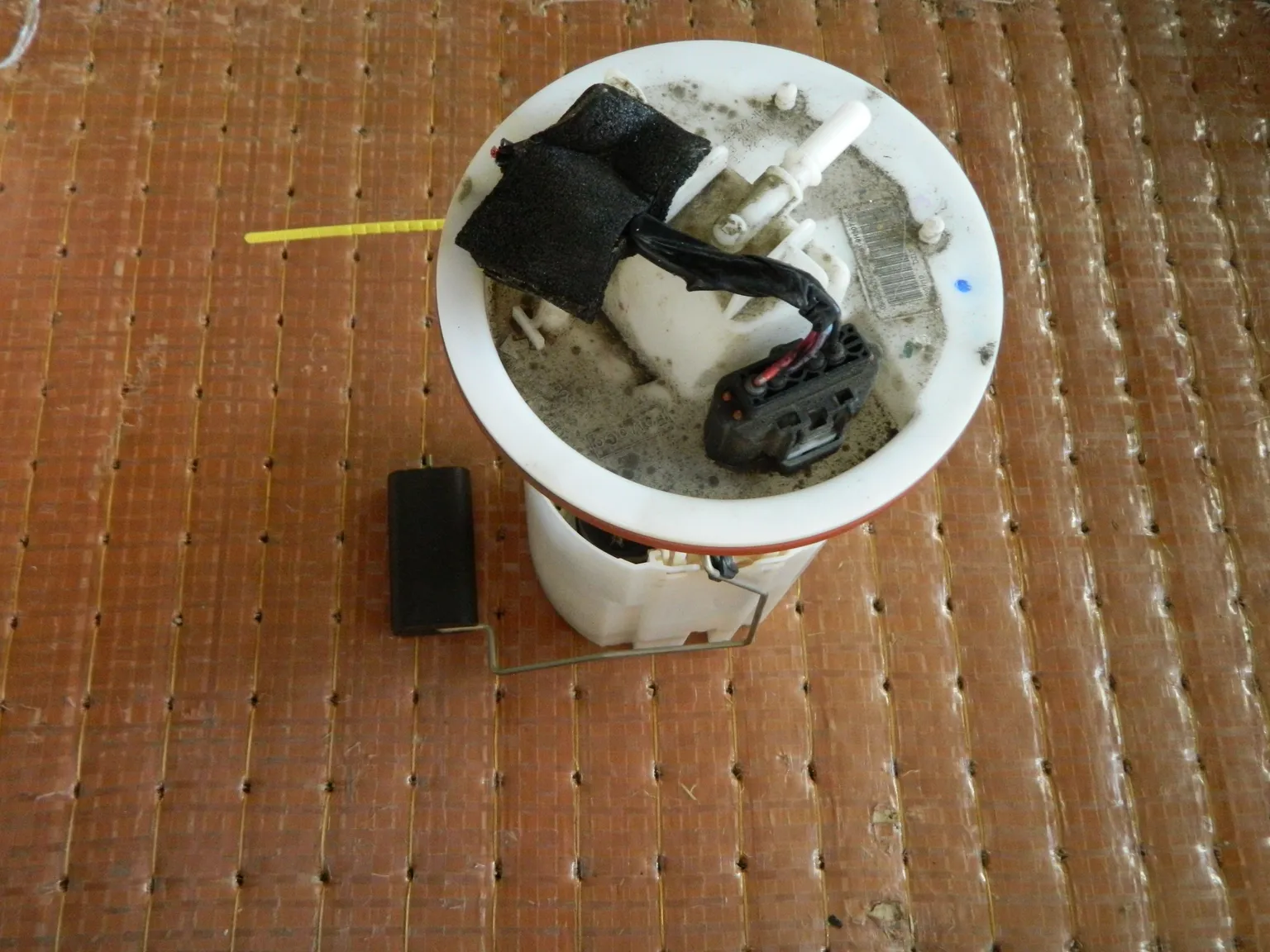 Насос топливный MAZDA AXELA BLEFP (Kонтрактный) 94603882