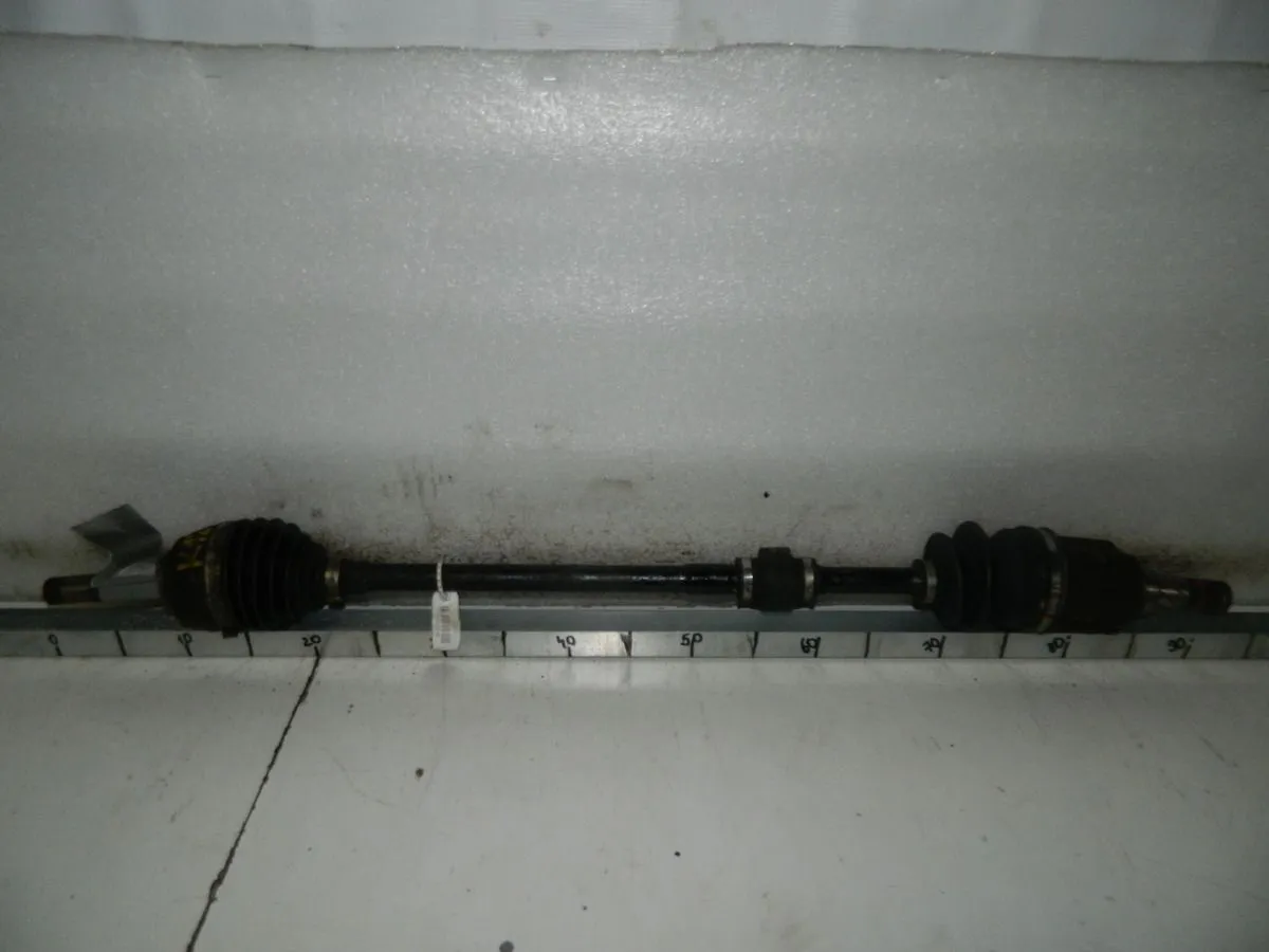 Привод NISSAN CUBE Z11 CR14DE Перед Прав (Контрактный) 35015519