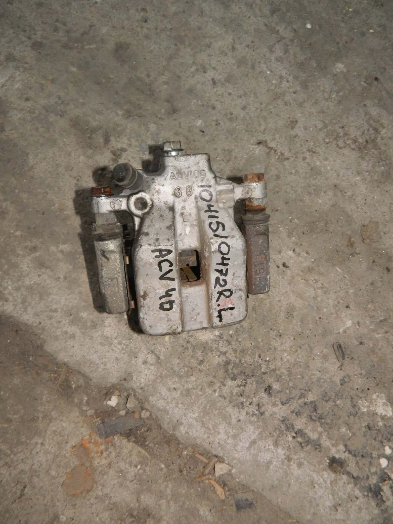 Суппорт TOYOTA CAMRY ACV40 Зад Лев (Кoнтрактный) 1041510472