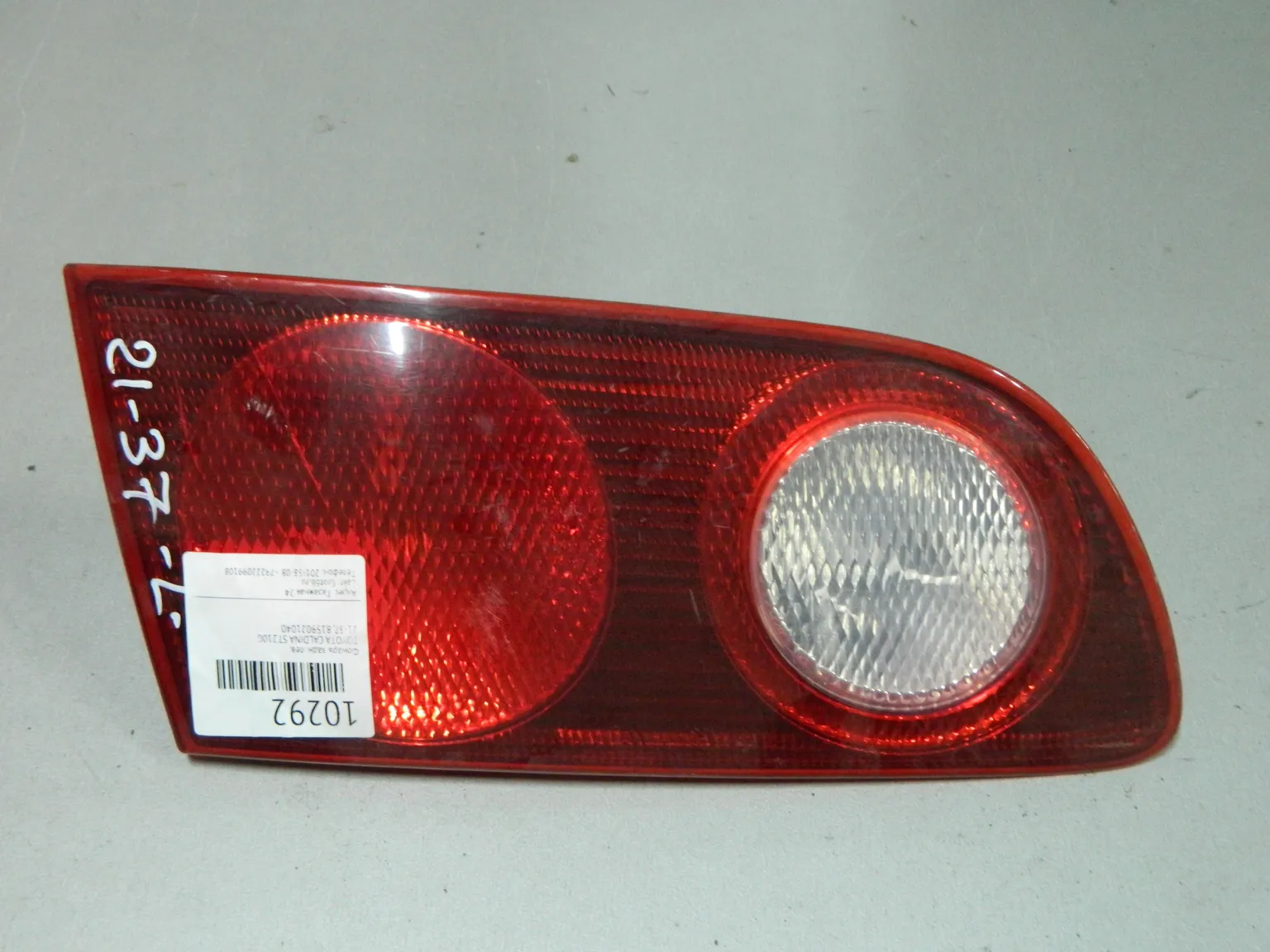 Фонарь TOYOTA CALDINA AT211 Зад Лев 2137 (Контрактный) 03344096