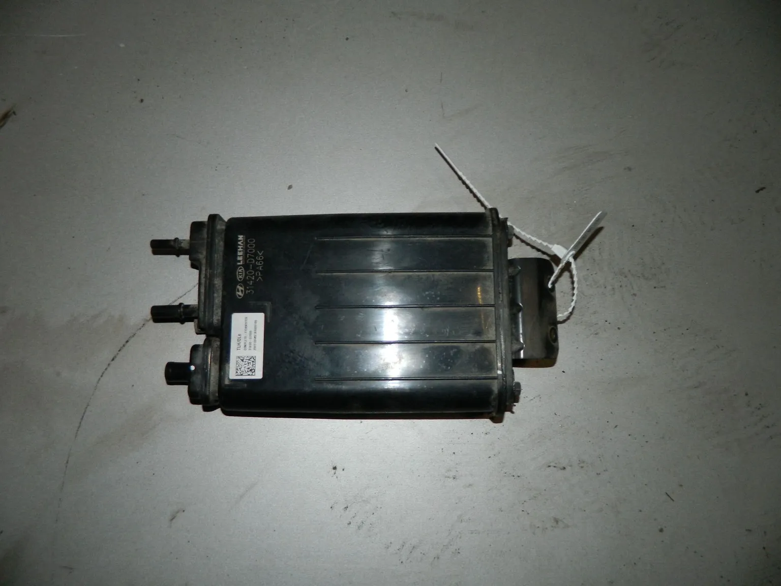 Абсорбер паров топлива Kia Sportage QL G4NA (Б/У)