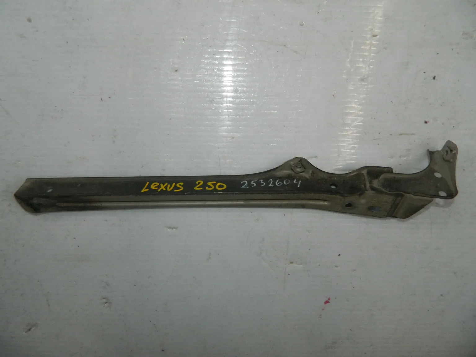 Стойка замка капота LEXUS GS300 GRS190 (Контрактный)