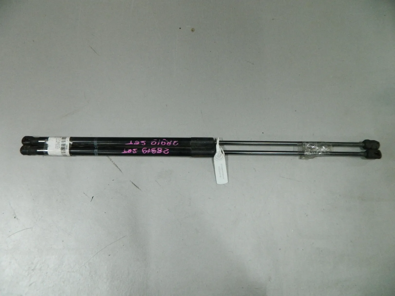 Амортизатор капота TOYOTA CAMRY AVV50 (Контрактный) 03344718