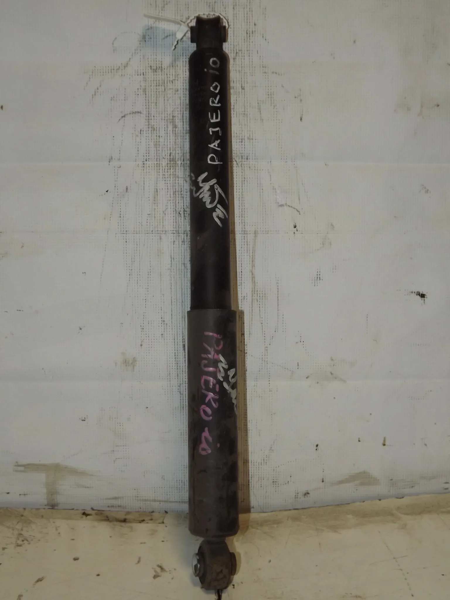 Амортизатор MITSUBISHI PAJERO iO H66W Зад (Контрактный) 35023485