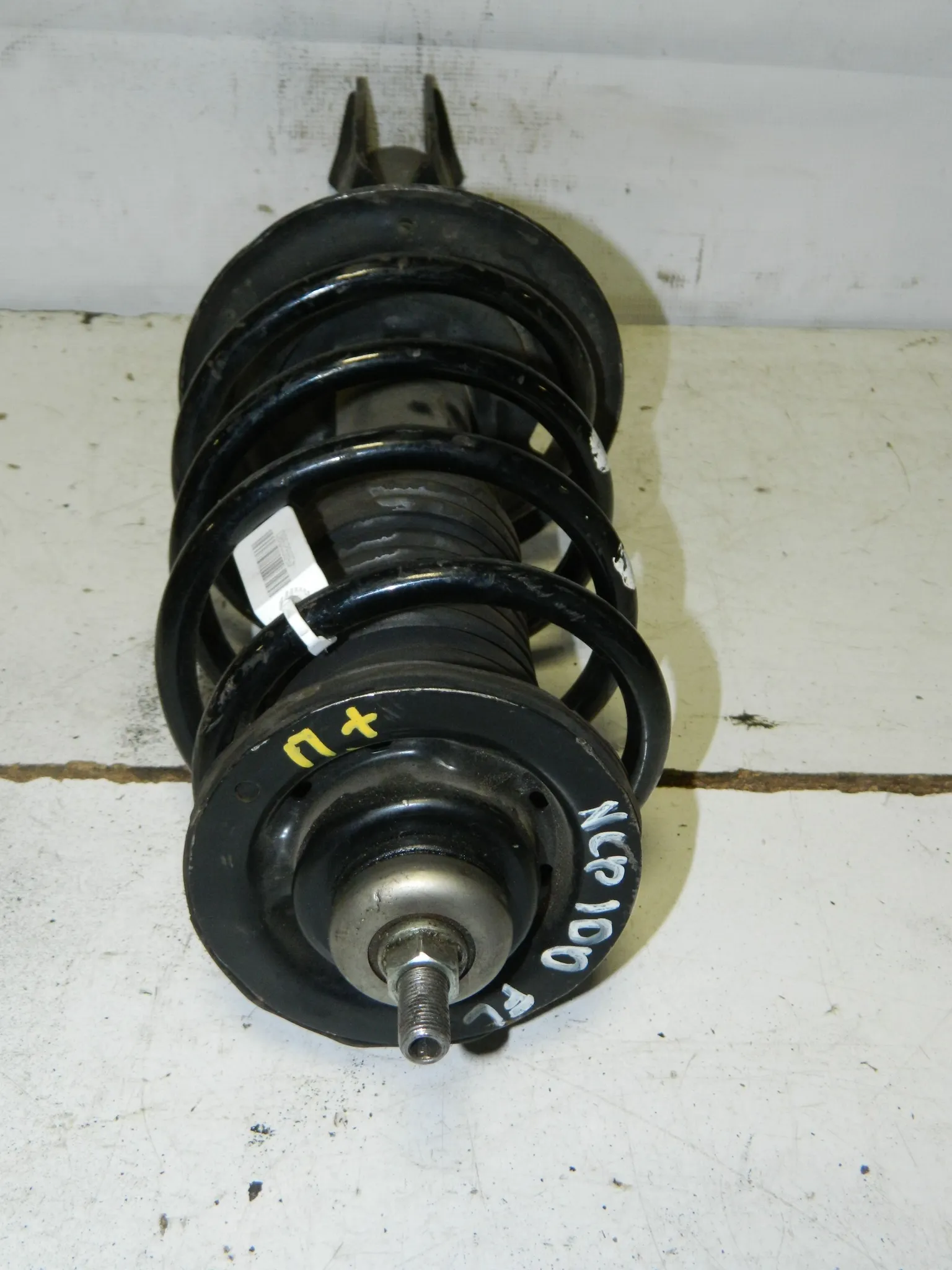 Стойка подвески TOYOTA RACTIS NCP100 1NZ Перед Прав (Кoнтрактный) 45992980