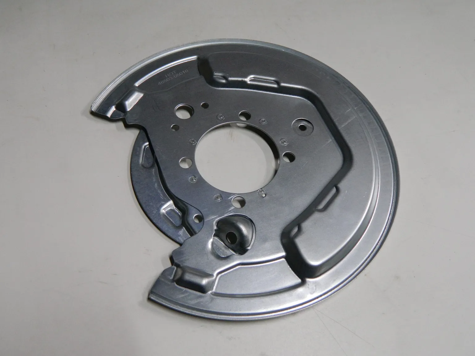 Кожух тормозного диска GENERAL PARTS 4650305010 TOYOTA AVENSIS AZT25# RR