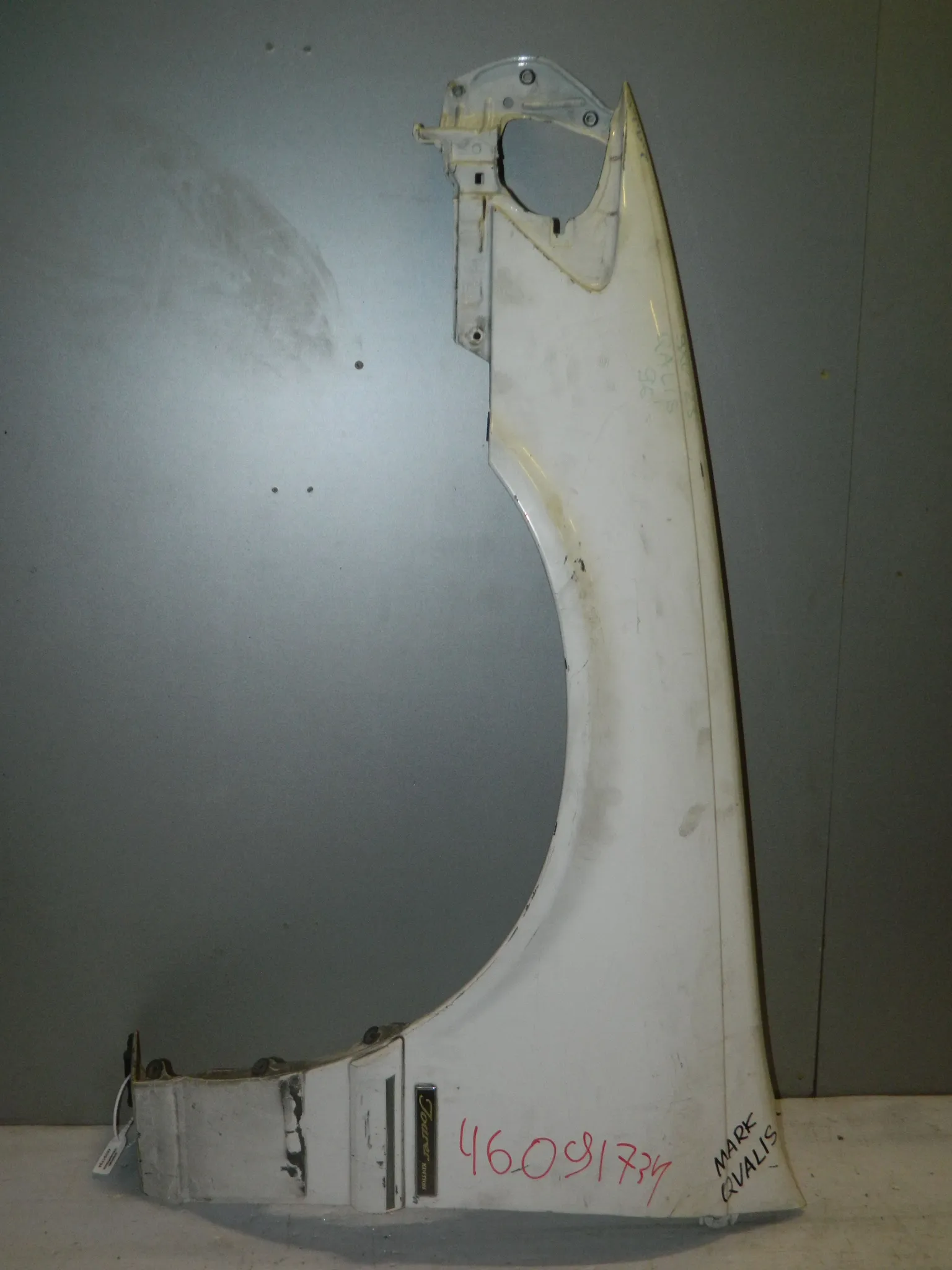 Крыло TOYOTA MARK II WAGON QUALIS MCV21 Перед Лев (Контрактный) 46091734