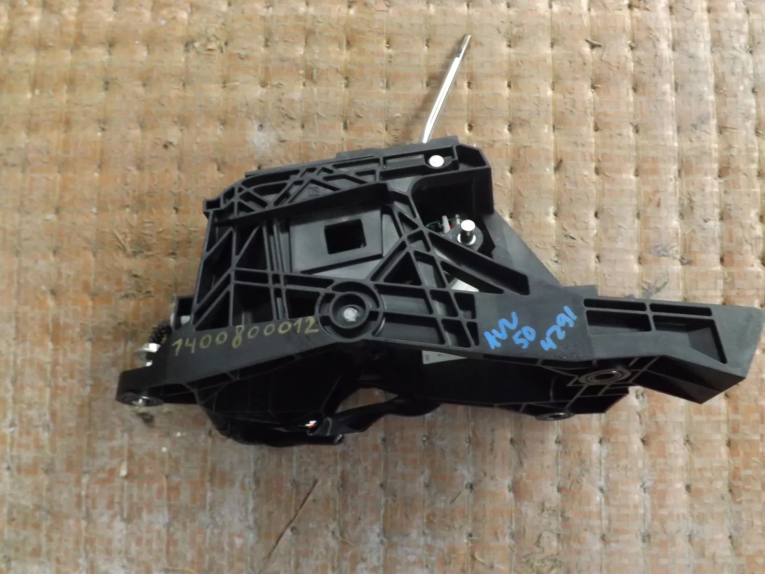 Селектор АКПП TOYOTA CAMRY AVV50 (Контрактный) 1400800012