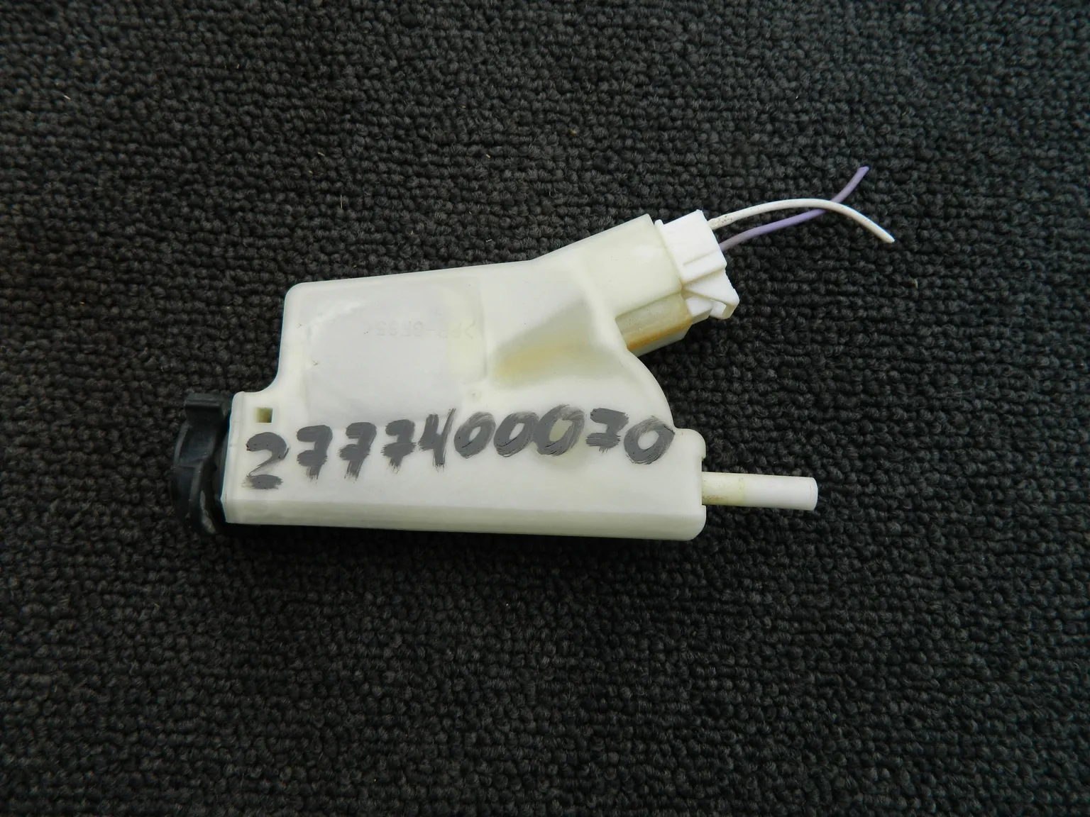 Активатор замка крышки багажника VOLKSWAGEN TOUAREG 7L7 (Контрактный) 2777400070