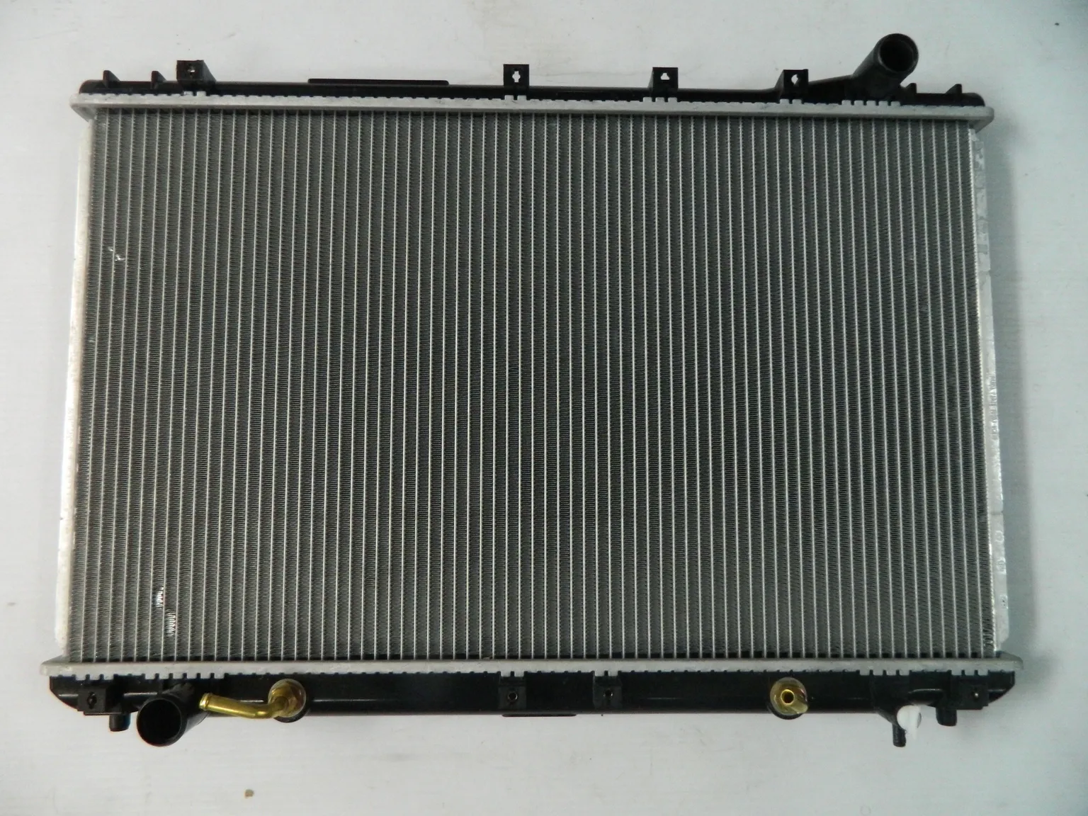 Радиатор охлаждения PANDAPARTS TOY03MCX10 TOYOTA Avalon