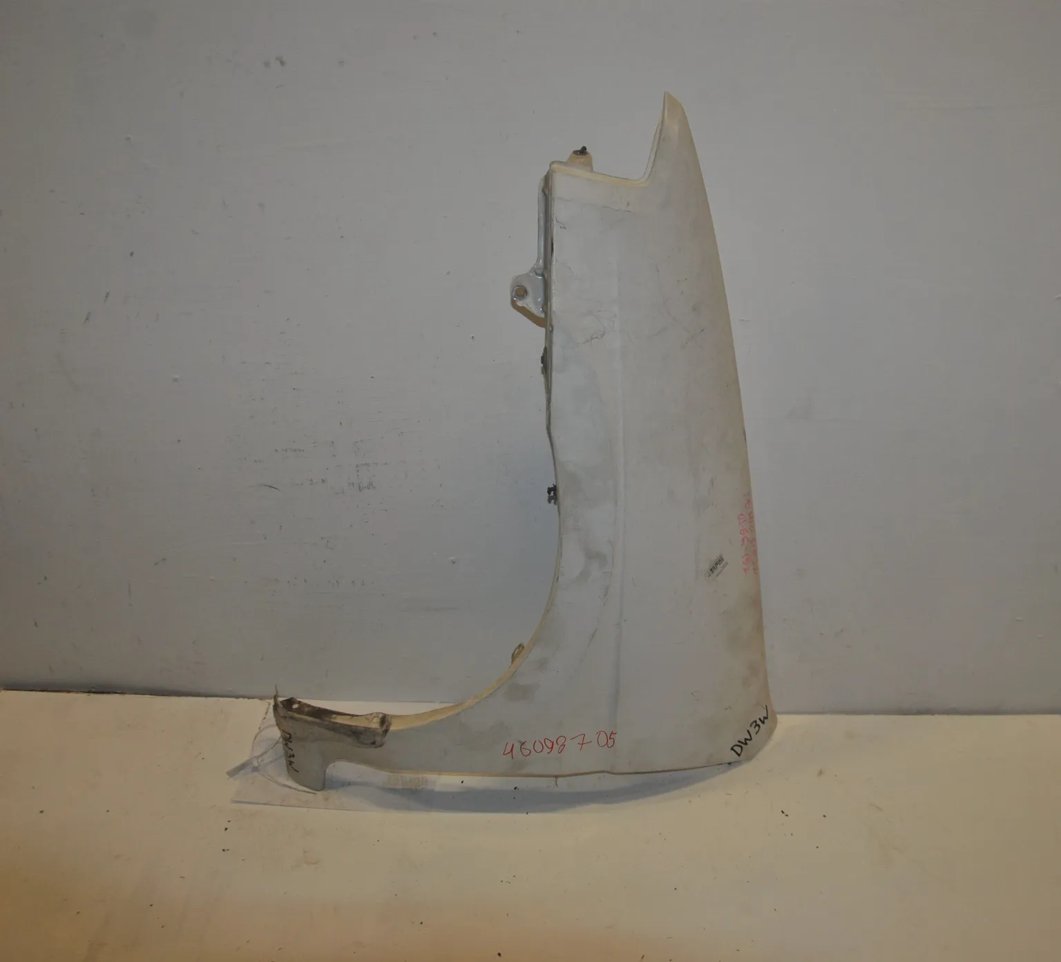 Крыло MAZDA DEMIO DW3W Перед Лев (Контрактный) 46098705