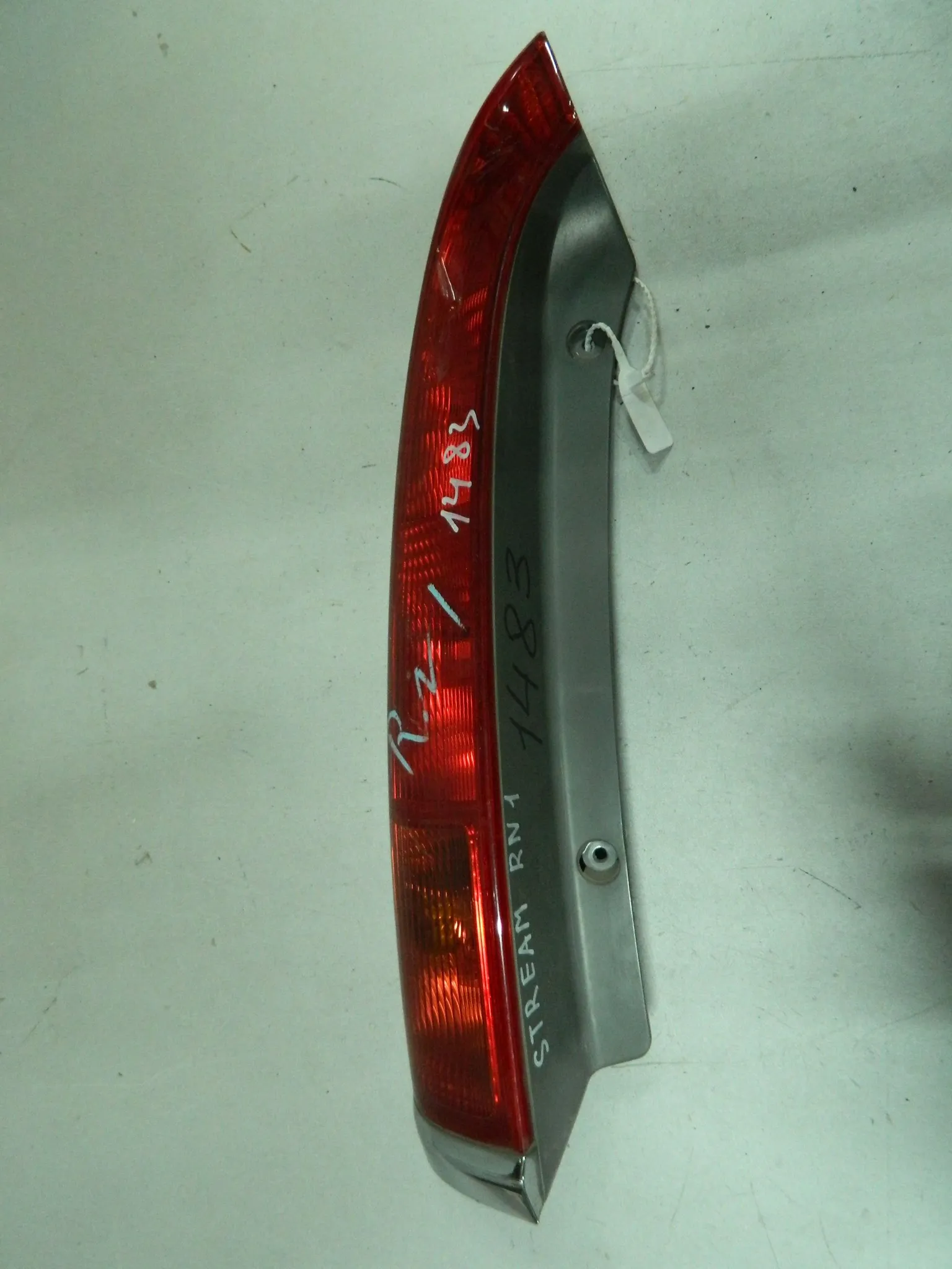 Фонарь HONDA STREAM RN1 Зад Лев 1483 (Контрактный) 68000852