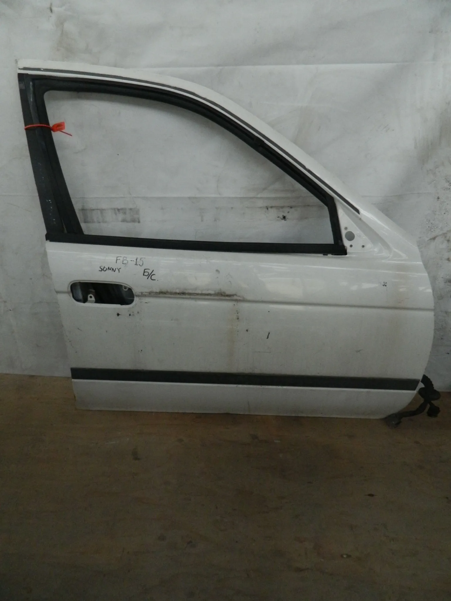 Дверь NISSAN SUNNY FB15 Перед Прав (Контрактный) 72355841