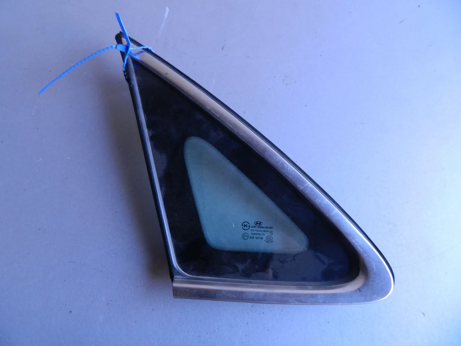 Стекло боковое HYUNDAI EQUUS VI G6DA 2013-2015 Зад Лев (Б/У) 69838248