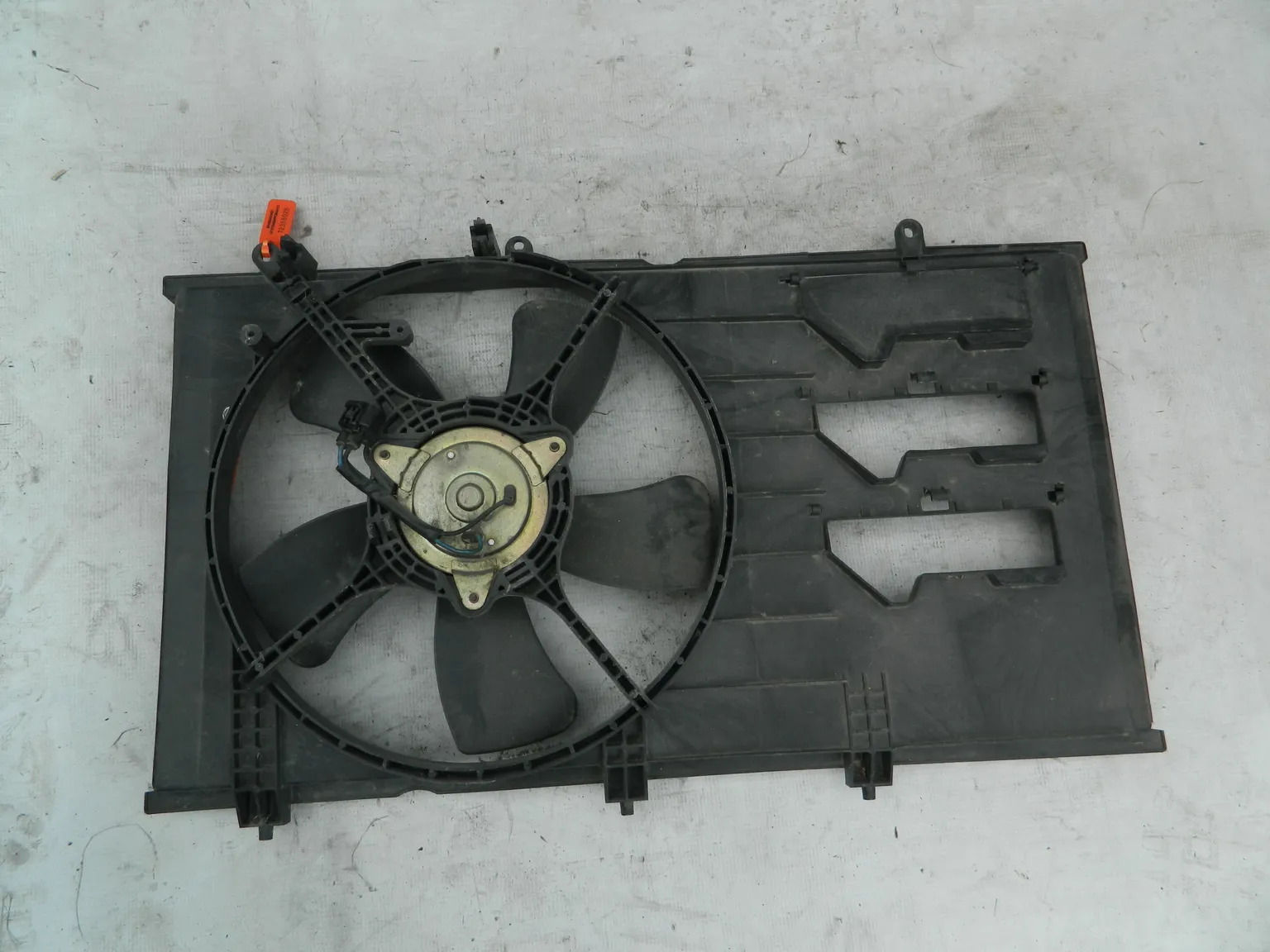 Диффузор радиатора MITSUBISHI LANCER CEDIA CS2A (Контрактный) 72355026