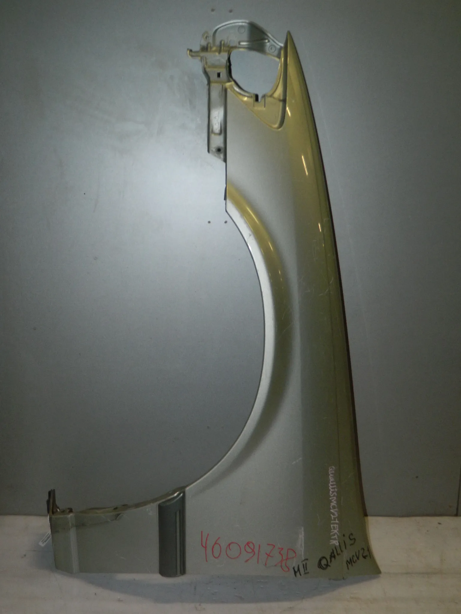 Крыло TOYOTA MARK II WAGON QUALIS MCV21 Перед Лев (Контрактный) 46091738