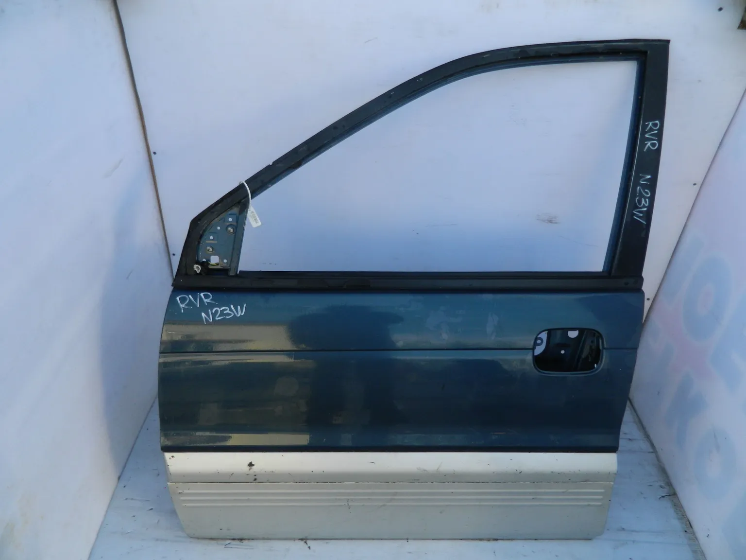 Дверь MITSUBISHI RVR N23W Перед Лев (Контрактный) 35021582 MB637949