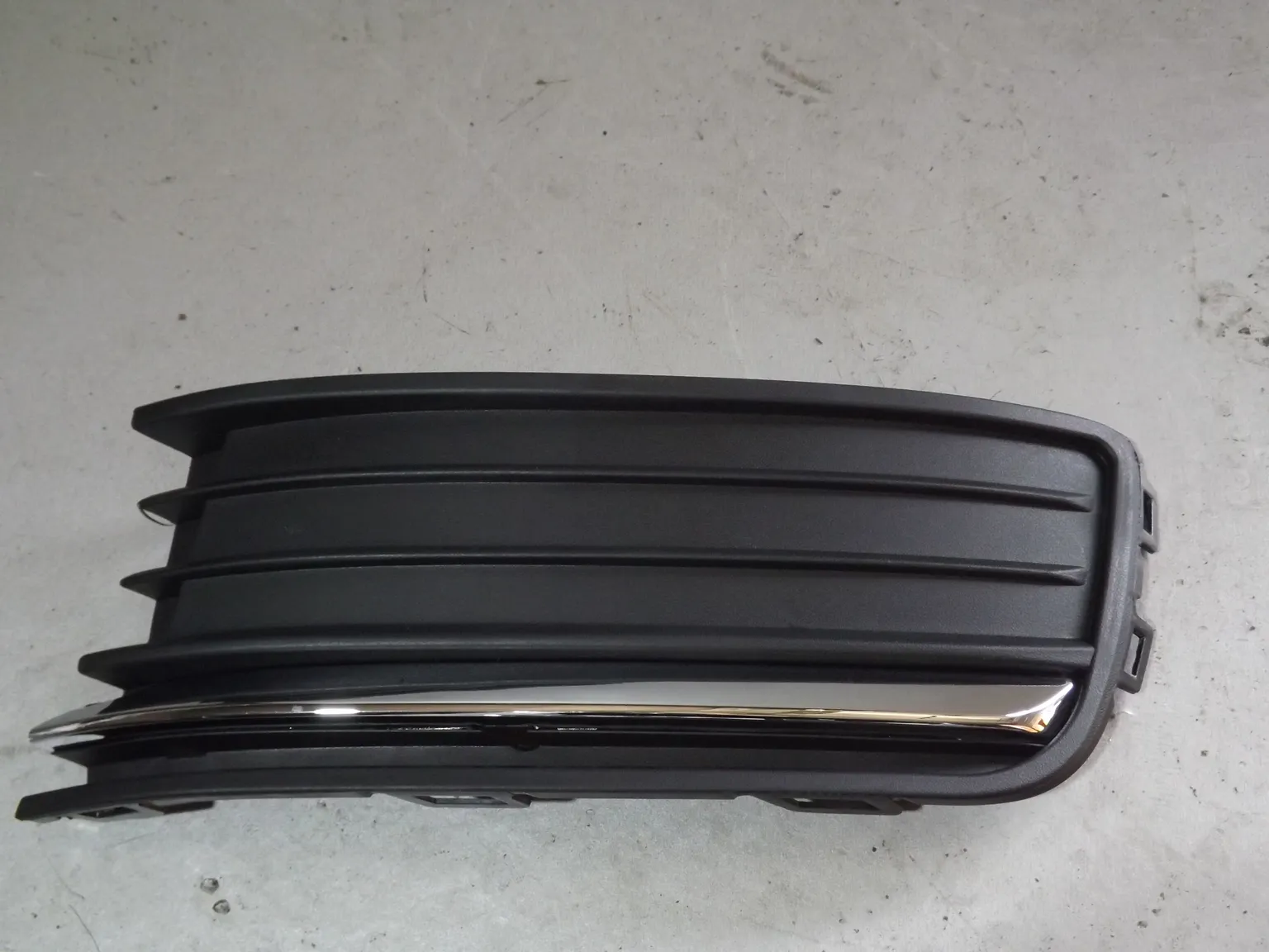 Заглушка ПТФ ATB 1AWP50GGAXL VOLKSWAGEN POLO V 14-20 Рестайлинг / Хром / Лев