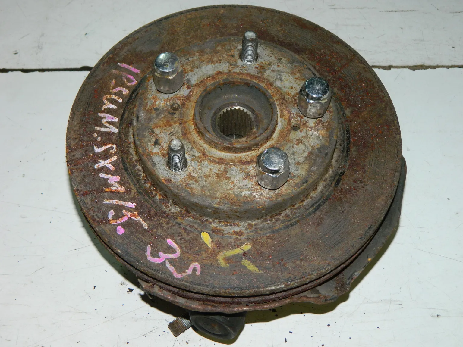 Ступица TOYOTA IPSUM SXM15 Перед Лев (Контрактный) 40940712