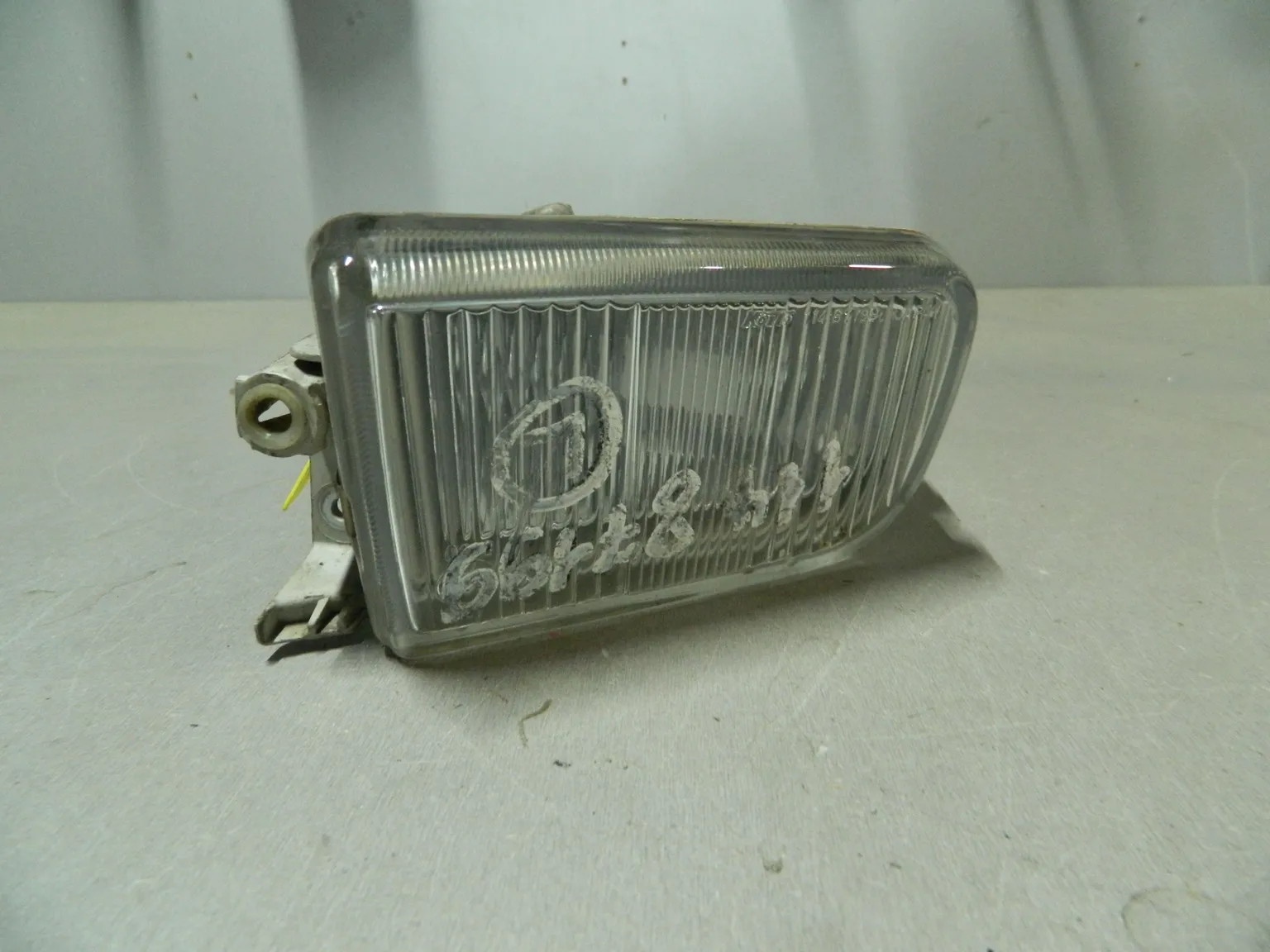 Фара противотуманная MITSUBISHI GALANT EA1W Перед Лев (Контрактный) 79768327