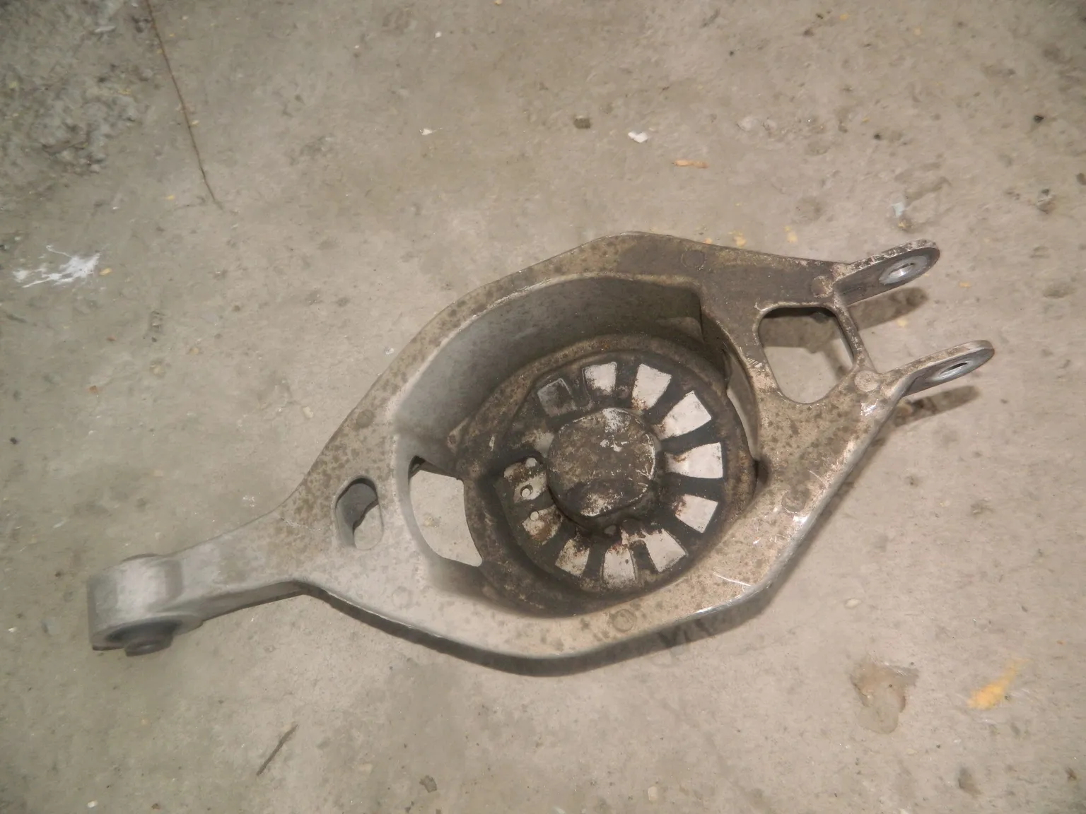 Рычаг подвески NISSAN TEANA J32 Зад Низ (Контрактный) 1903300430