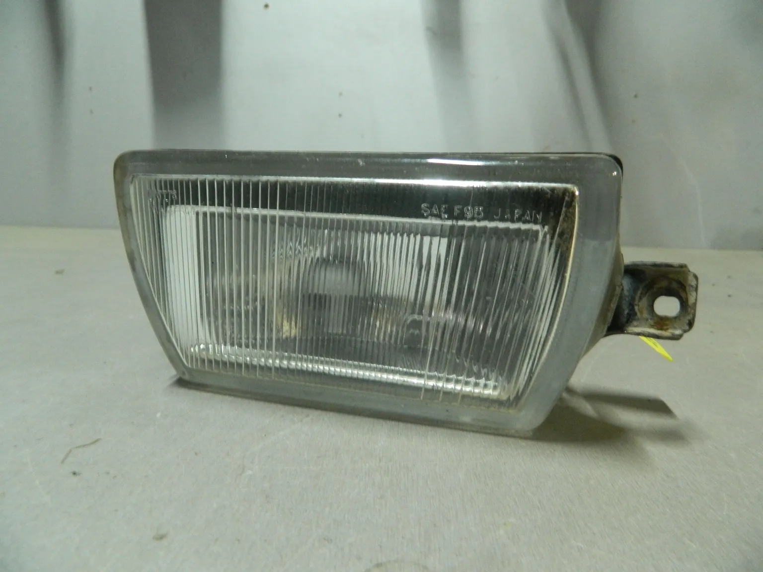 Фара противотуманная MITSUBISHI DIAMANTE F36A Перед Прав (Контрактный) 79768308