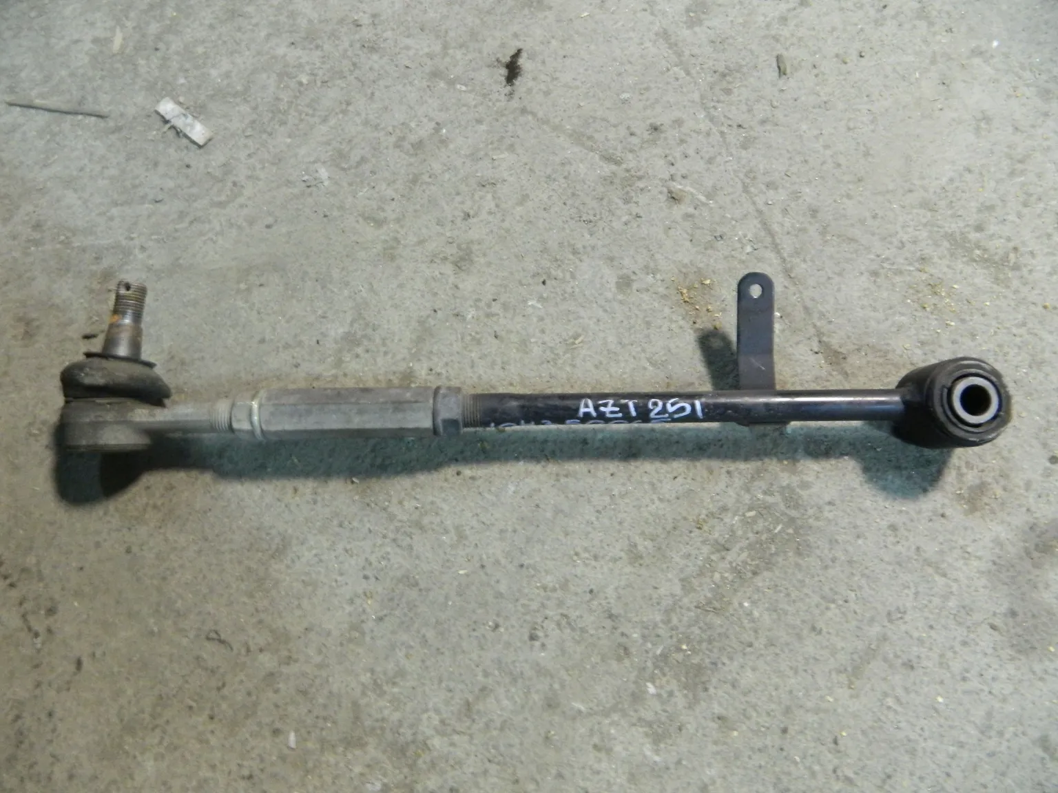 Рычаг подвески TOYOATA AVENSIS AZT251 Зад (Контрактный) 104350065