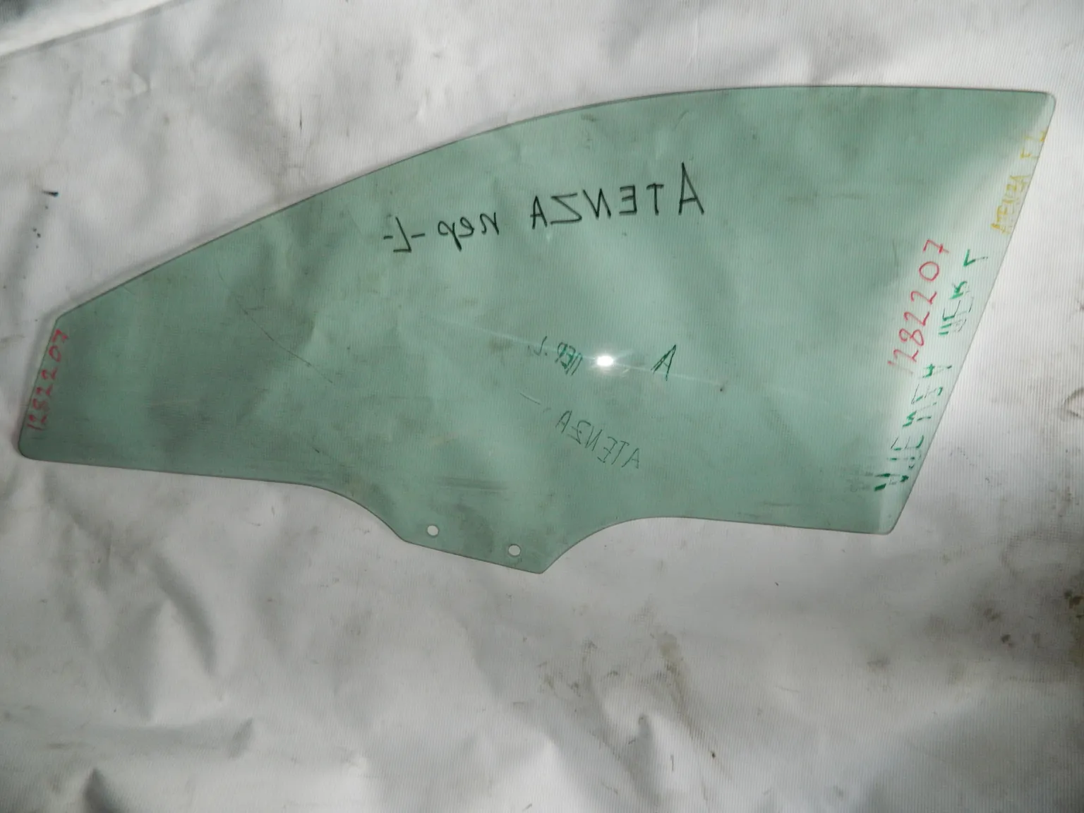 Стекло двери MAZDA ATENZA Перед. Лев (Контрактный) 1282207