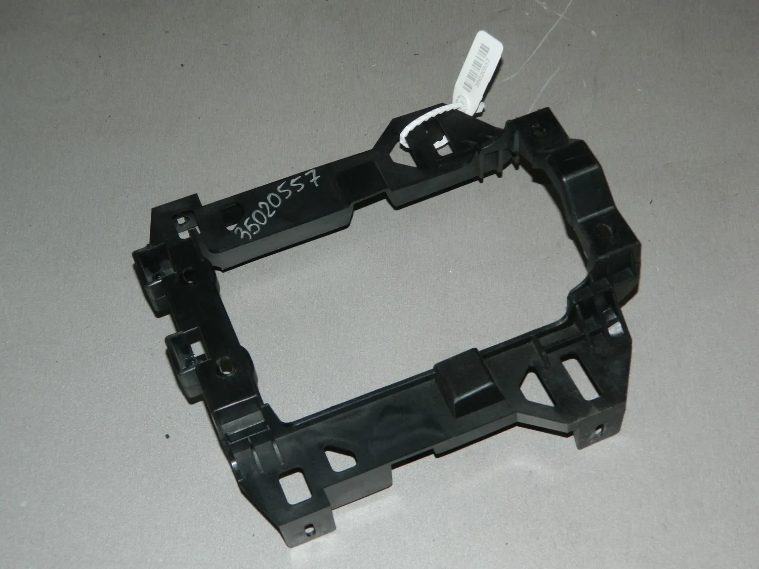 Кронштейн кулисы AUDI Q7 4L (Б/У) 35020557