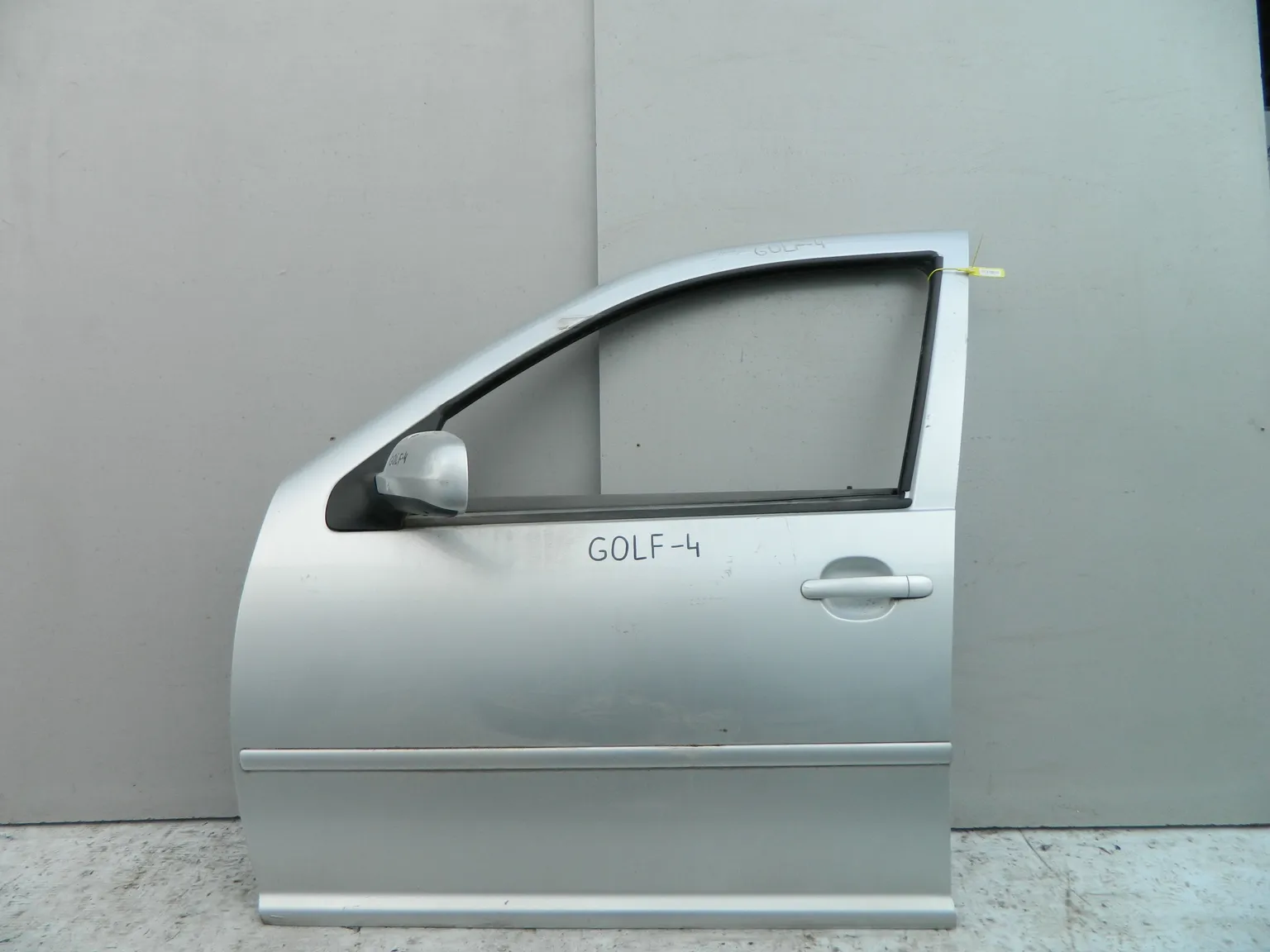 Дверь VOLKSWAGEN GOLF 1J1 Перед Лев (Контрактный) 40951299