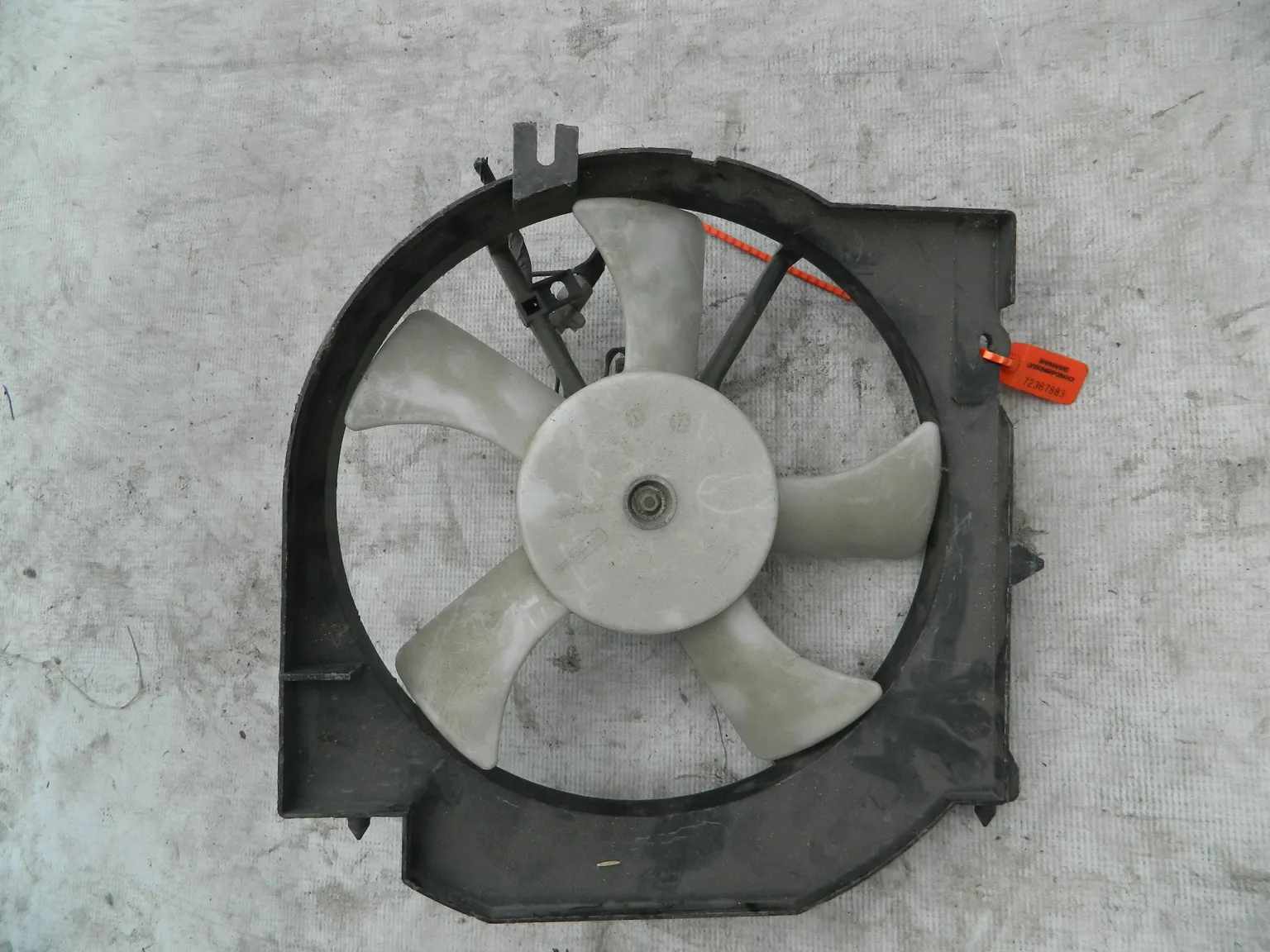 Диффузор радиатора MAZDA DEMIO DW3W (Контрактный) 72367883