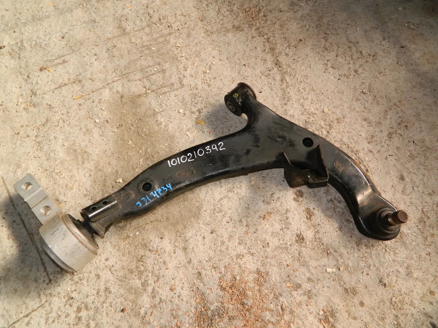 Рычаг подвески NISSAN TEANA J31 Перед Прав (Контрактный) 1010210392