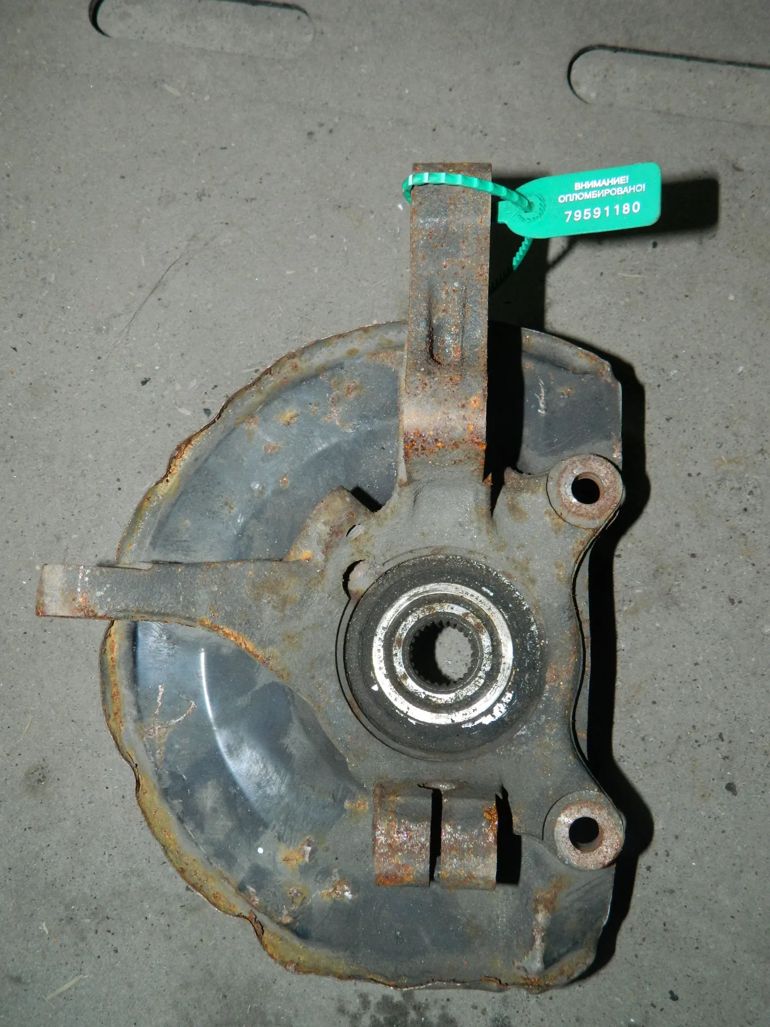 Ступица MITSUBISHI LANCER CS5W Перед Лев (Контрактный) 79591180