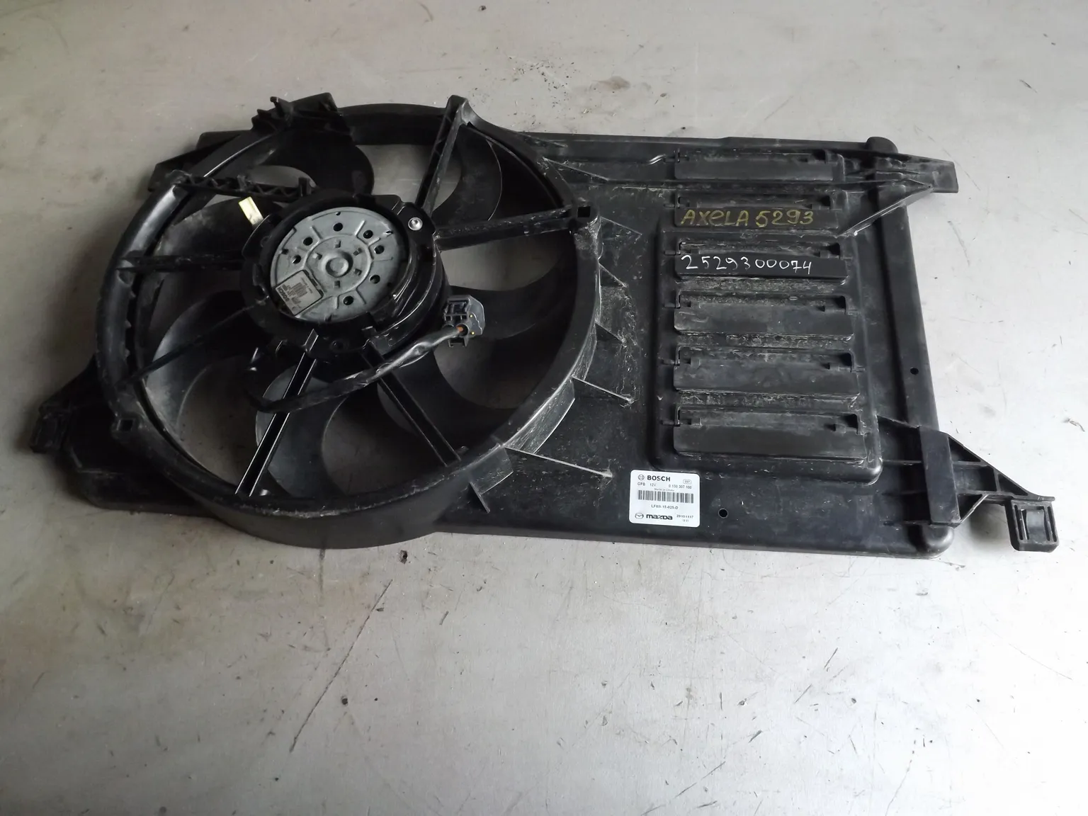 Диффузор радиатора MAZDA AXELA BLEFP (Контрактный) 2529300074