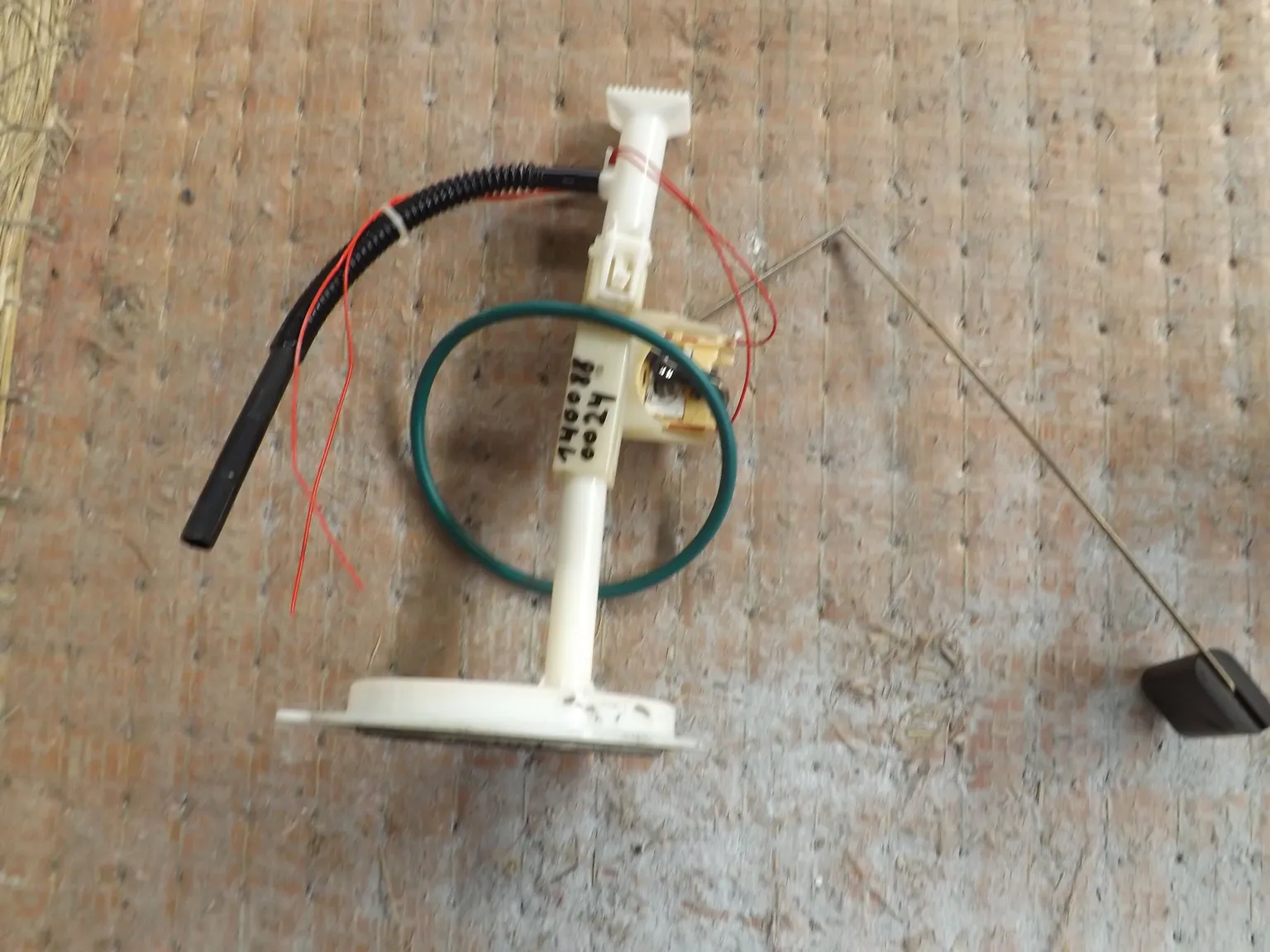 Датчик уровня топлива NISSAN X-TRAIL NT32 (Контрактный) 1400880024