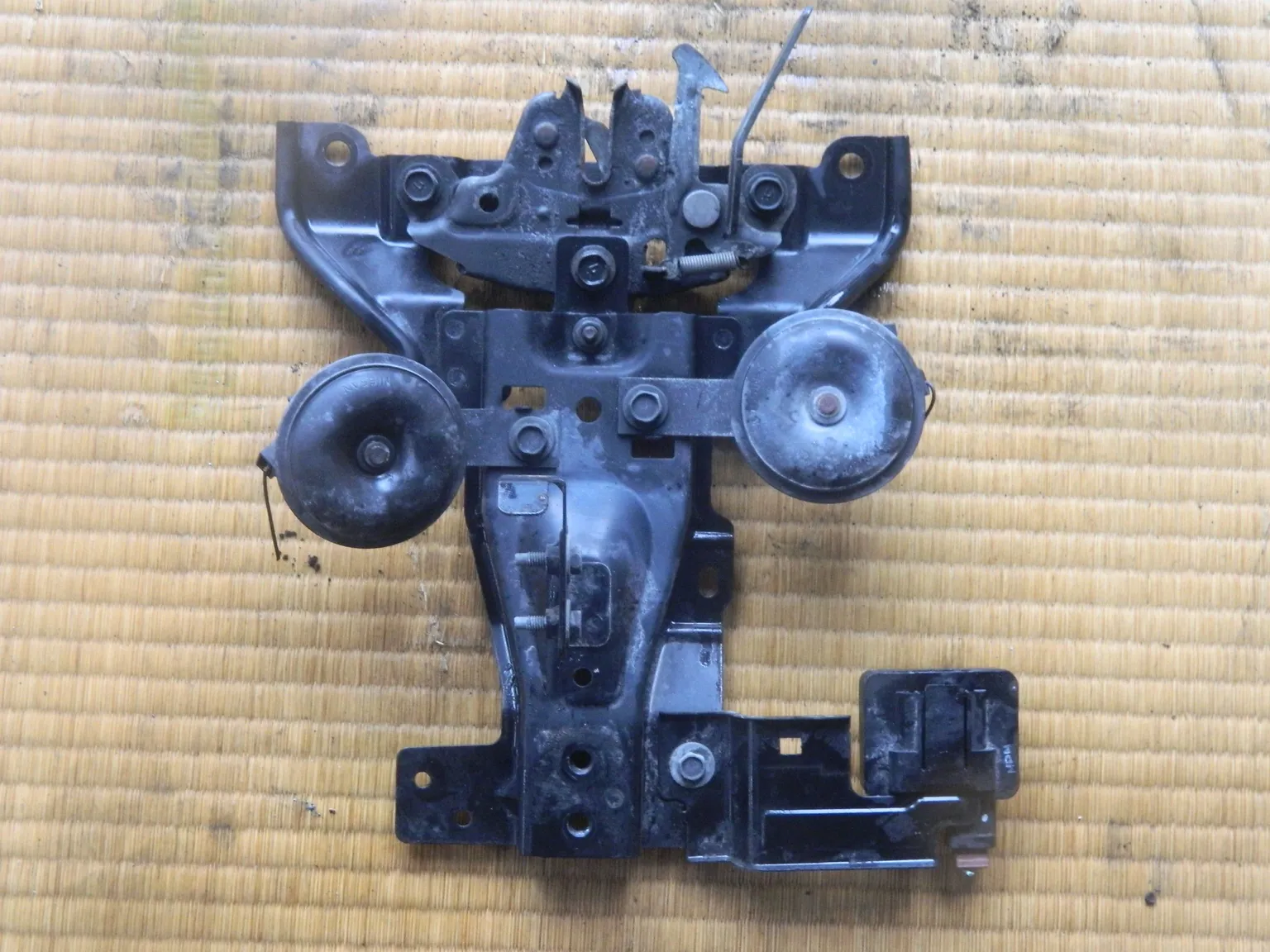 Замок капота NISSAN X-TRAIL NT31 (Контрактный) 22117247