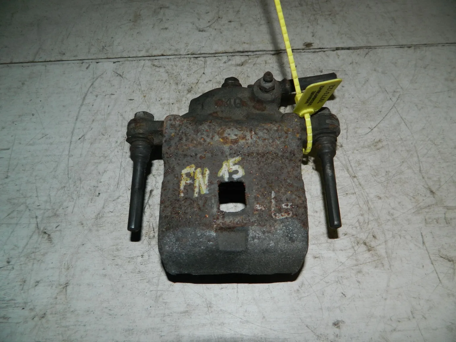 Суппорт NISSAN SUNNY FB15 Зад Лев (Кoнтрaктный) 79773122