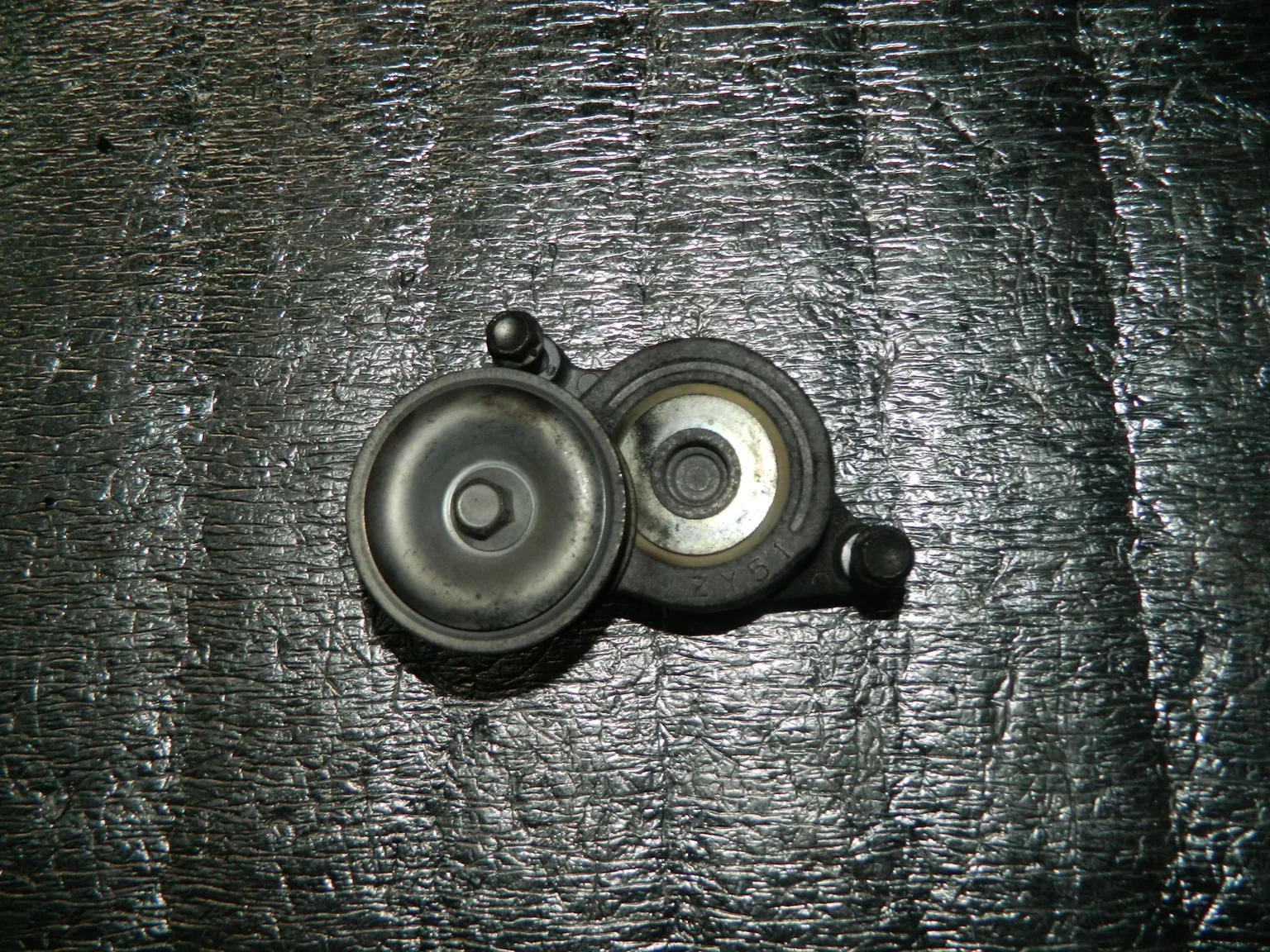 Натяжитель ремня MAZDA AXELA BL5FW ZY (Контрактный) 26027611