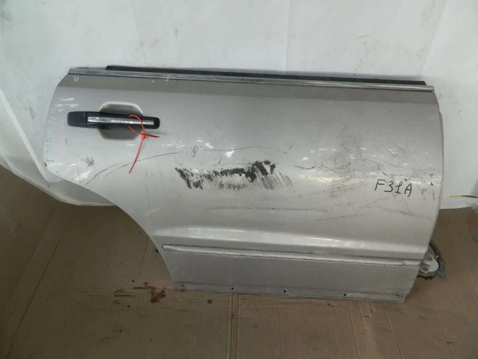 Дверь MITSUBISHI DIAMANTE F31A Зад Прав (Контрактный) 65243149