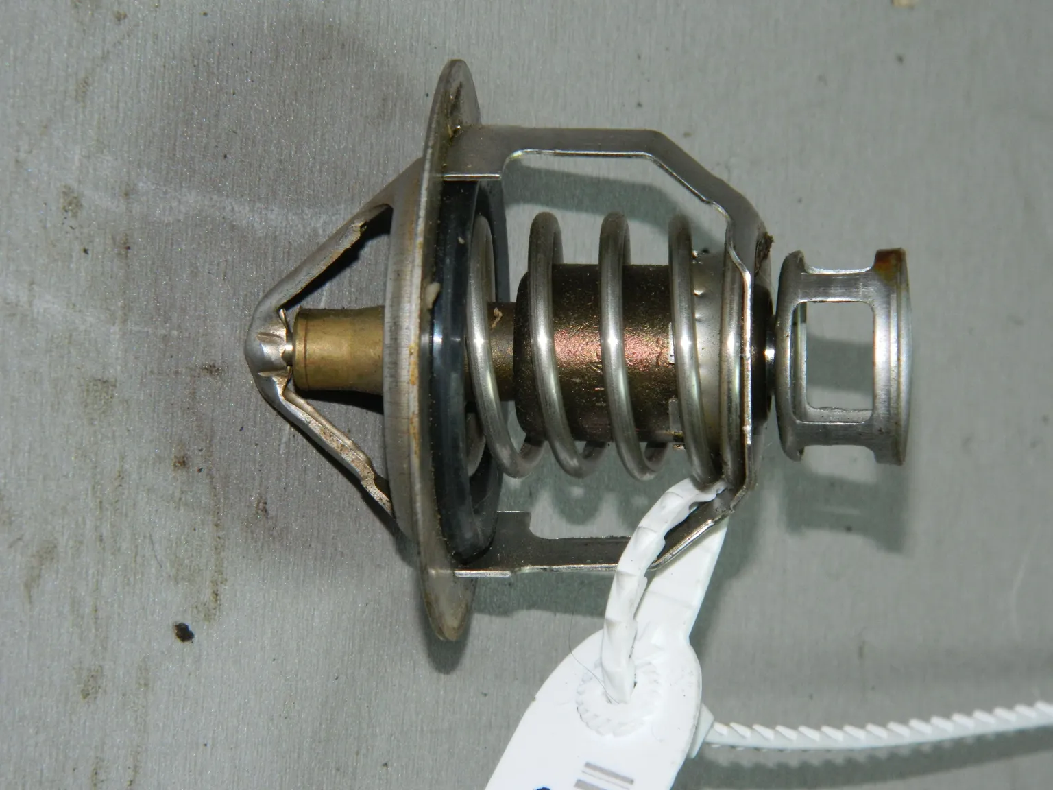 Термостат NISSAN RB20 (Б/У) 61017