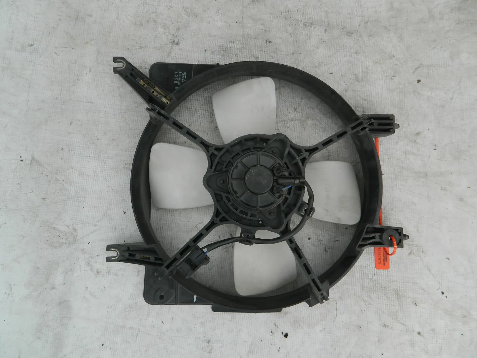 Диффузор радиатора MAZDA DEMIO DW3W (Контрактный) 72367972