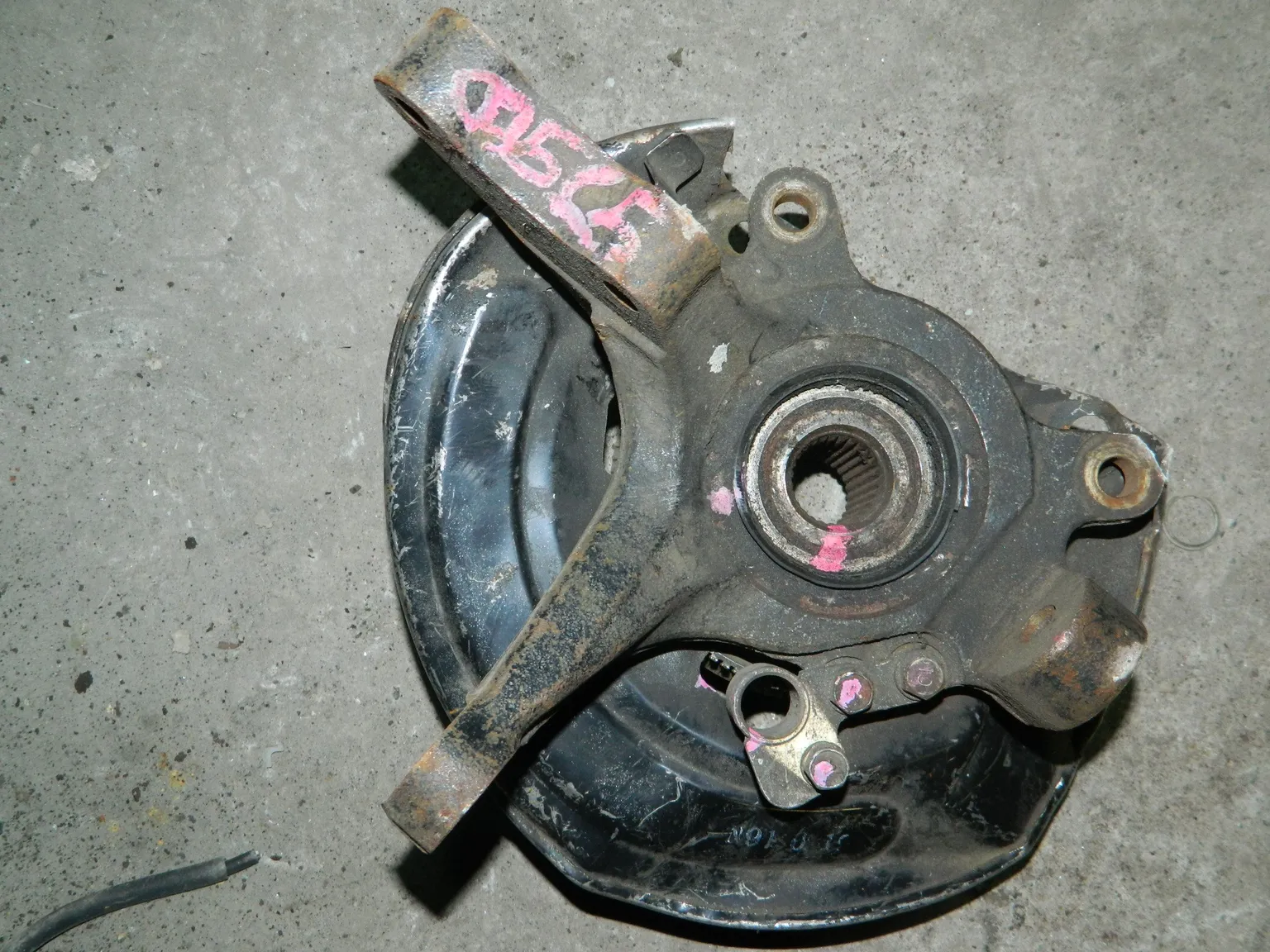 Ступица MITSUBISHI RVR N23W Перед Лев (Контрактный) 79591134