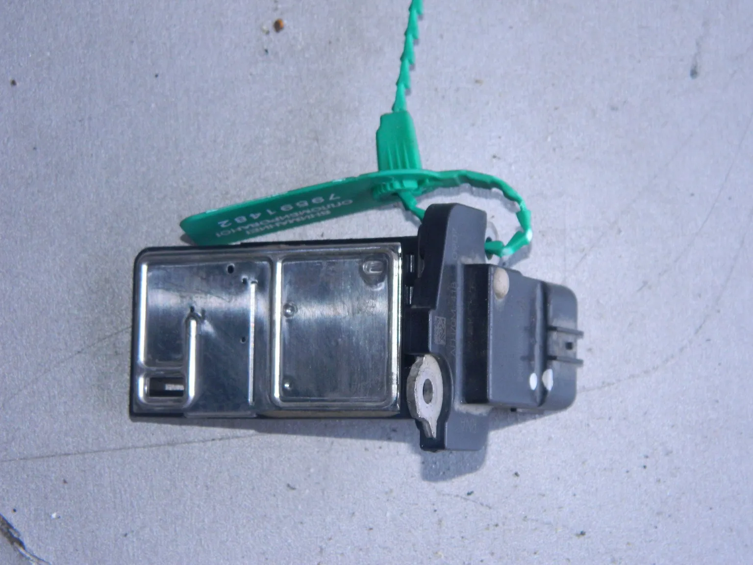 Датчик расхода воздуха HONDA AHF70M41B (Контрактный) 79591482