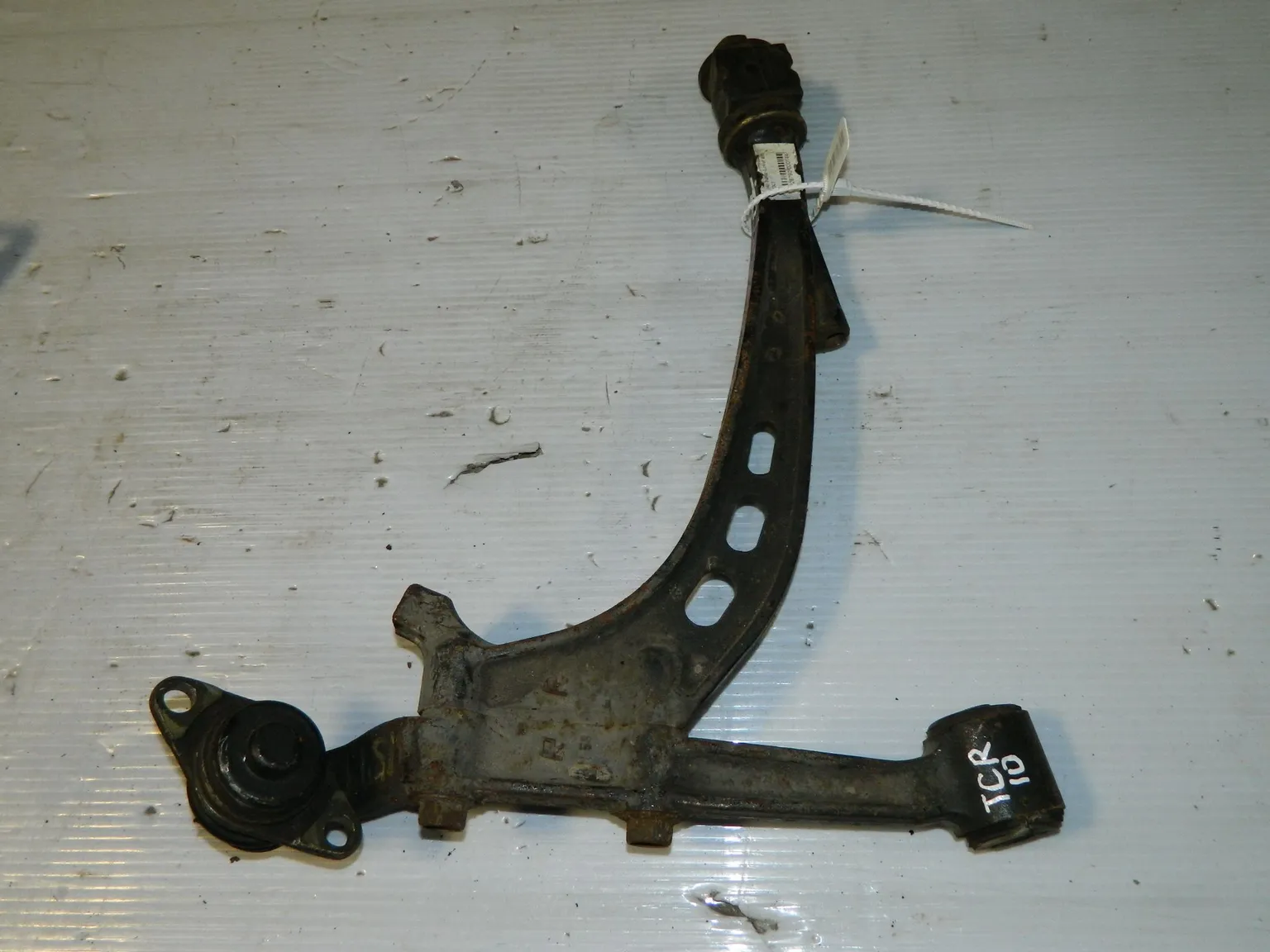 Рычаг подвески TOYOTA ESTIMA LUCIDA TCR10 Перед Прав (Контрактный)