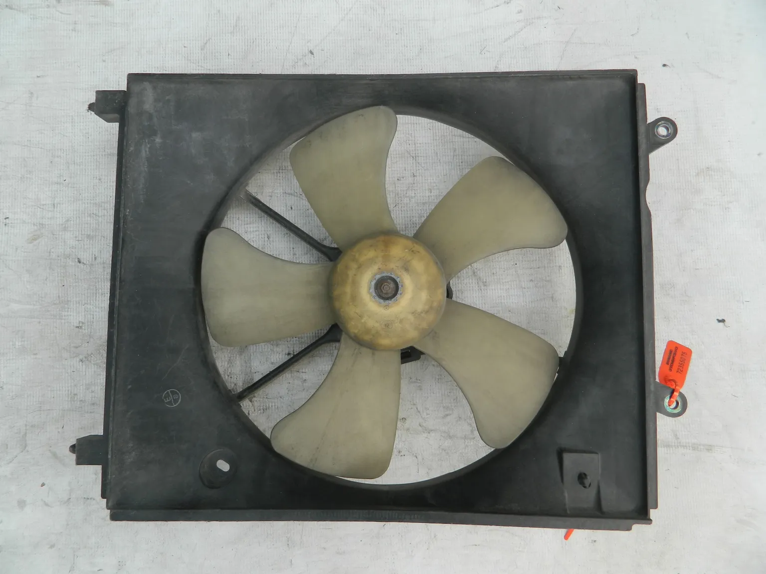 Диффузор радиатора TOYOTA IPSUM SXM10 (Контрактный) 72355075